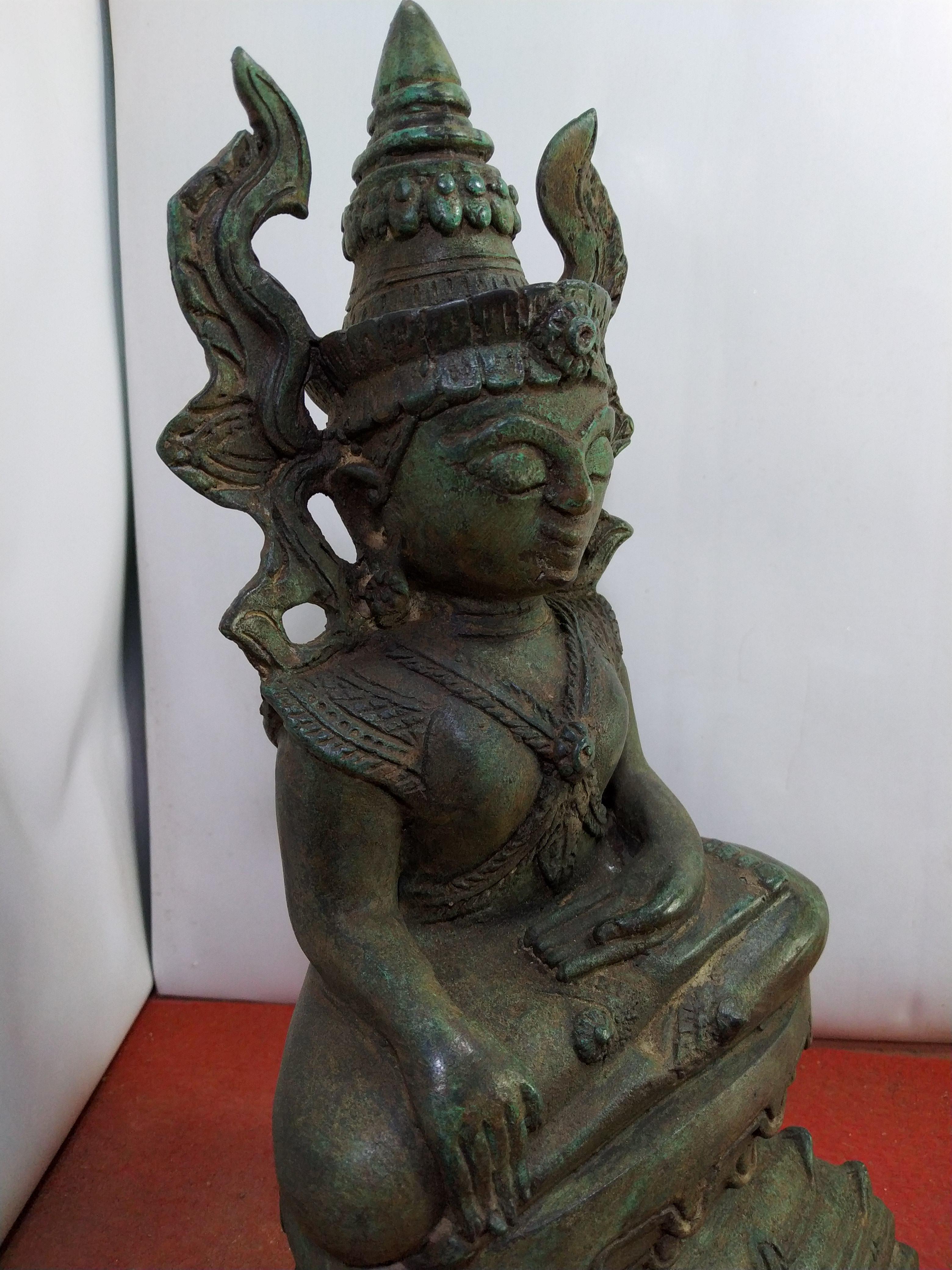 พระมหามัยมุนี หรือ มะฮาเมียะมุนิ เนื้อโลหะสำริดสภาพเก่า