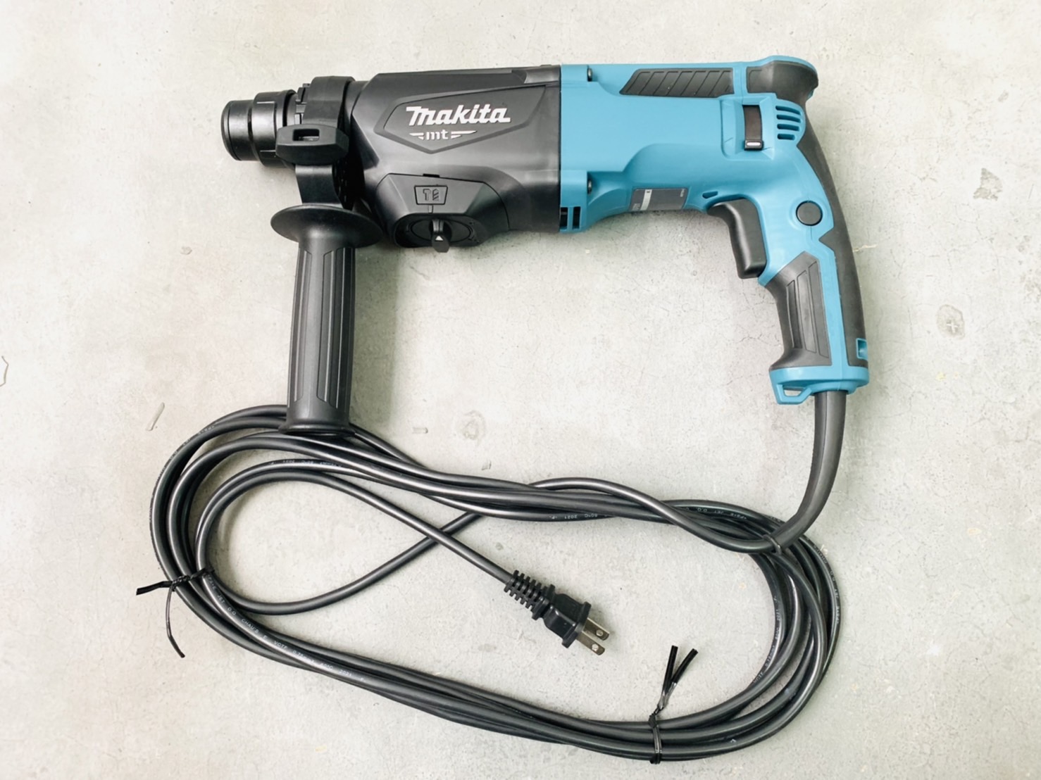 สว่านโรตารี่ 3ระบบ Makita M8701B-26