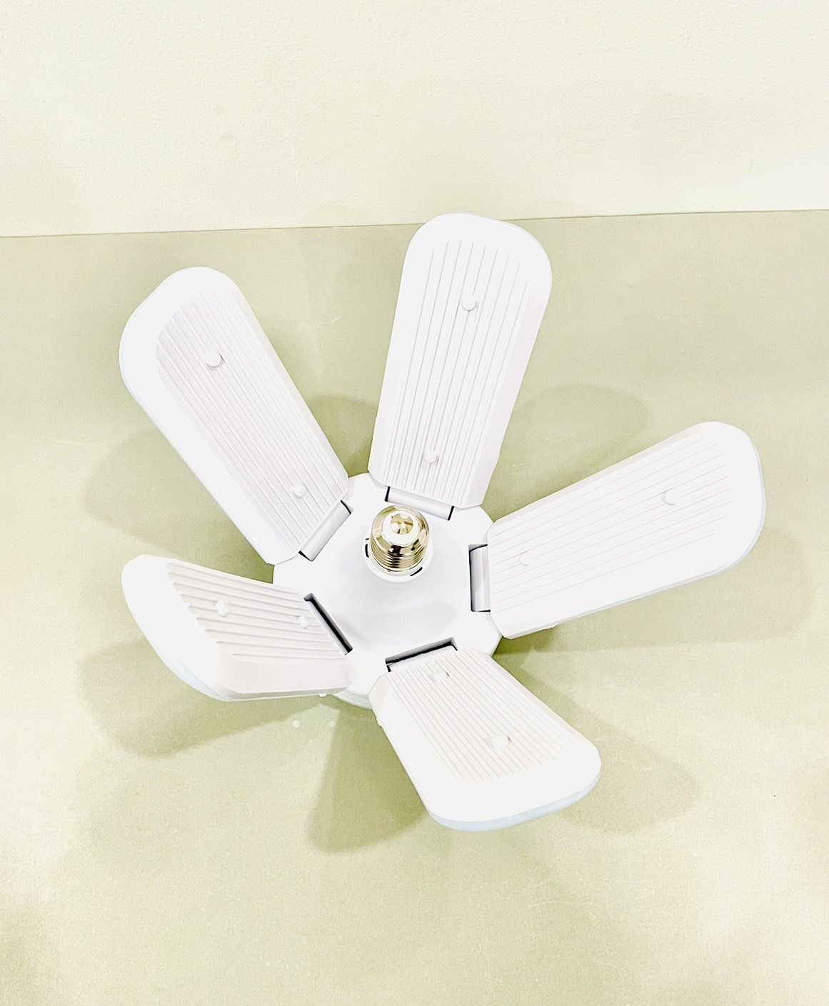 หลอด LED ทรงใบพัด 5+1 150w แสงขาว HLX