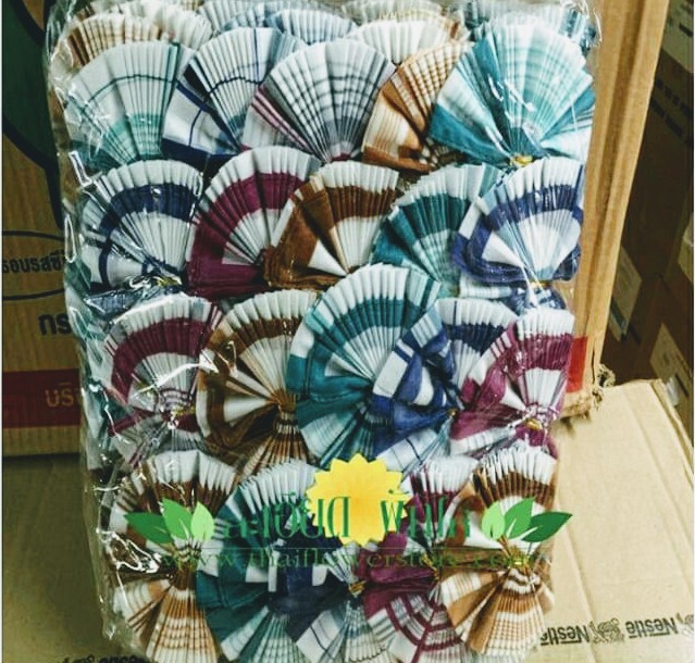ผ้าเช็ดหน้าพัดจีบ