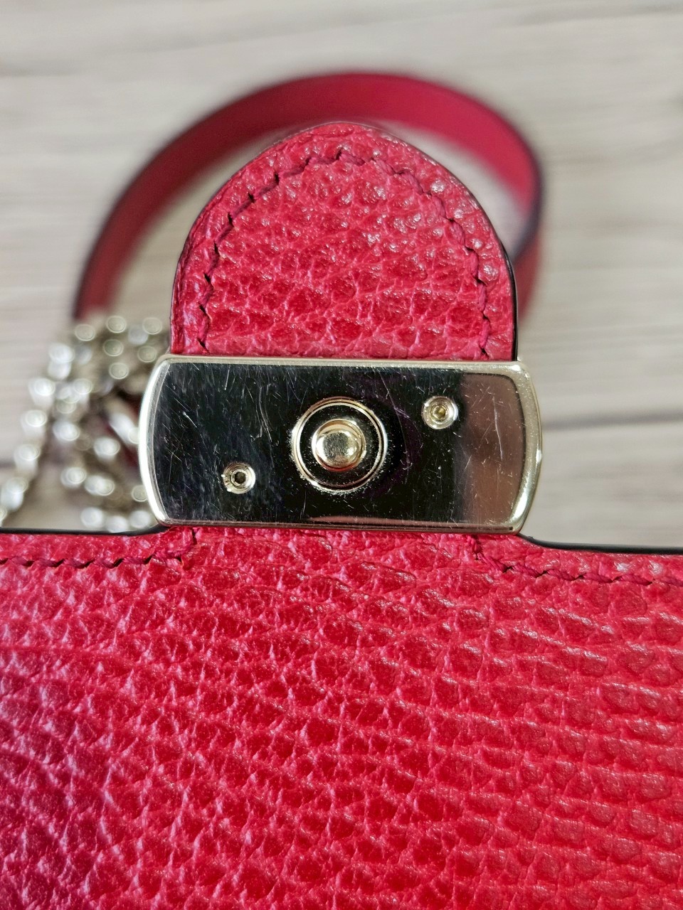 Gucci Interlock WOC สีแดง