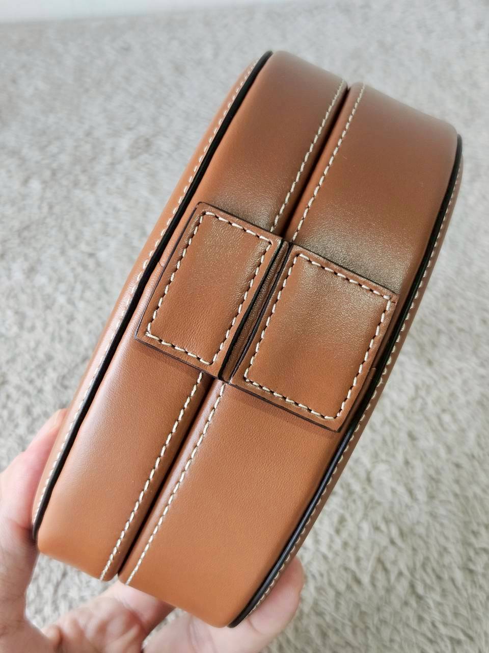 Celine Oval Minaudiere Cuir Triompe