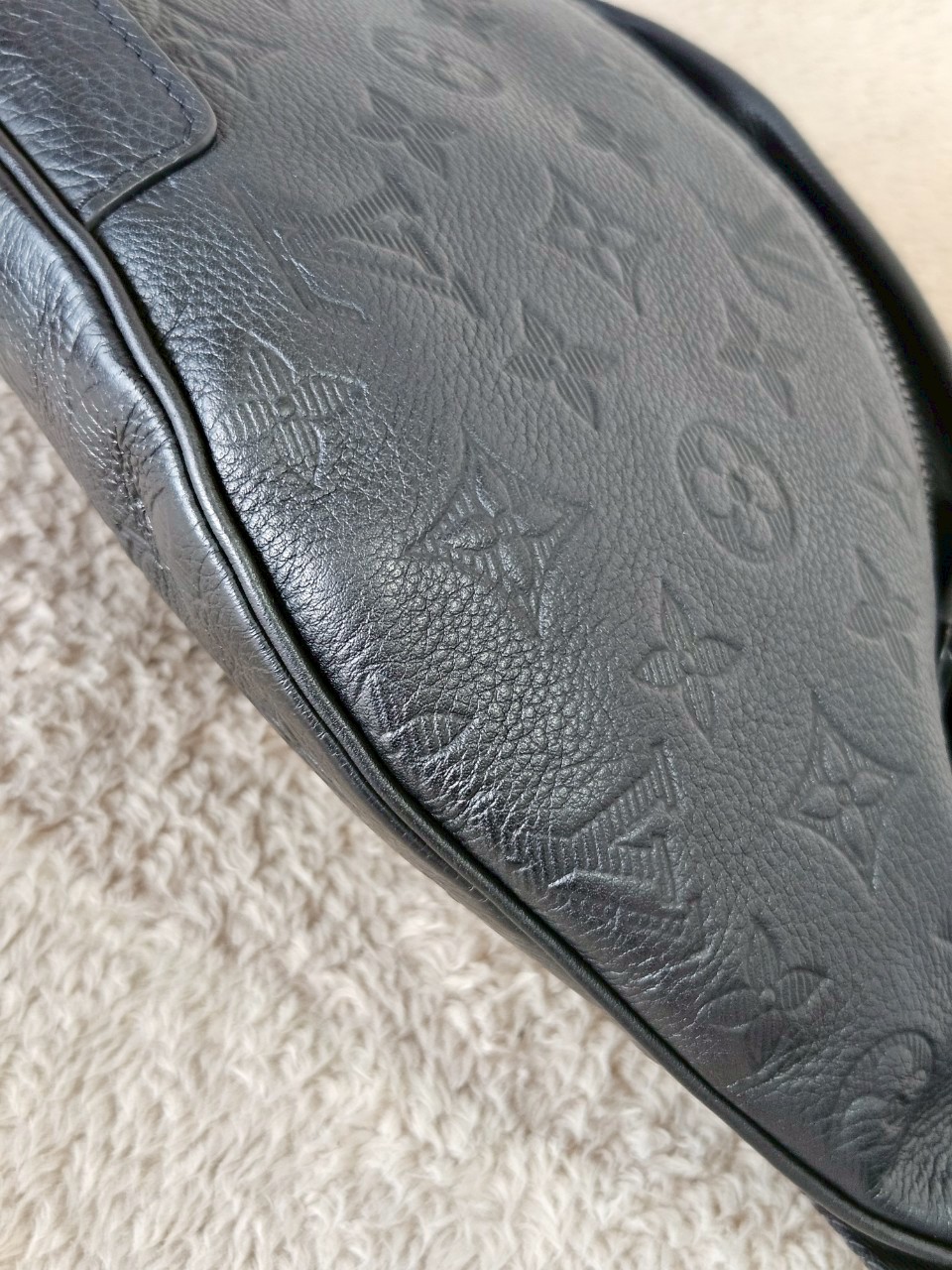 LV Discovery PM EMP Black Microchip