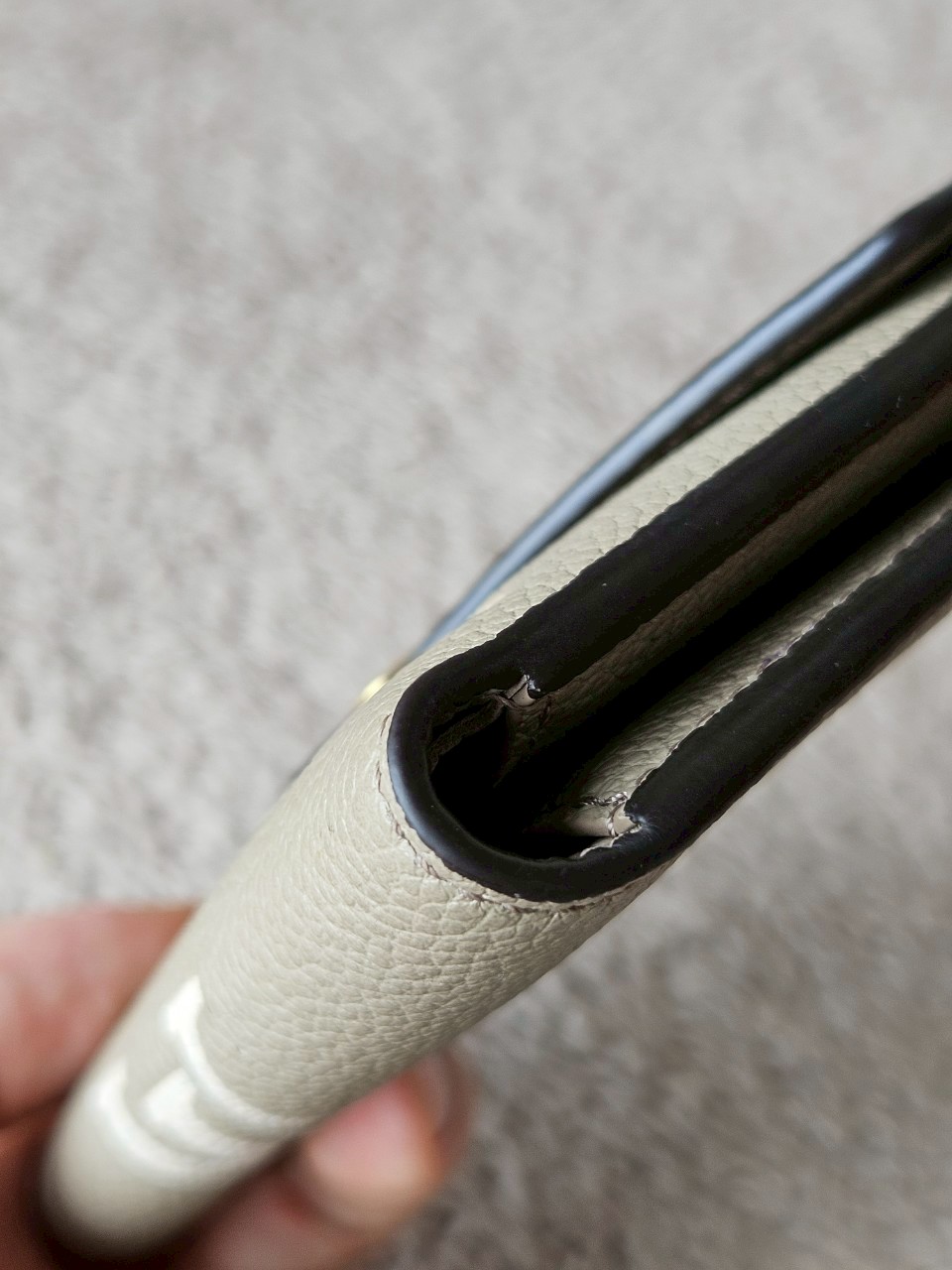 LV M81861 Victorine Mono emp Microchip