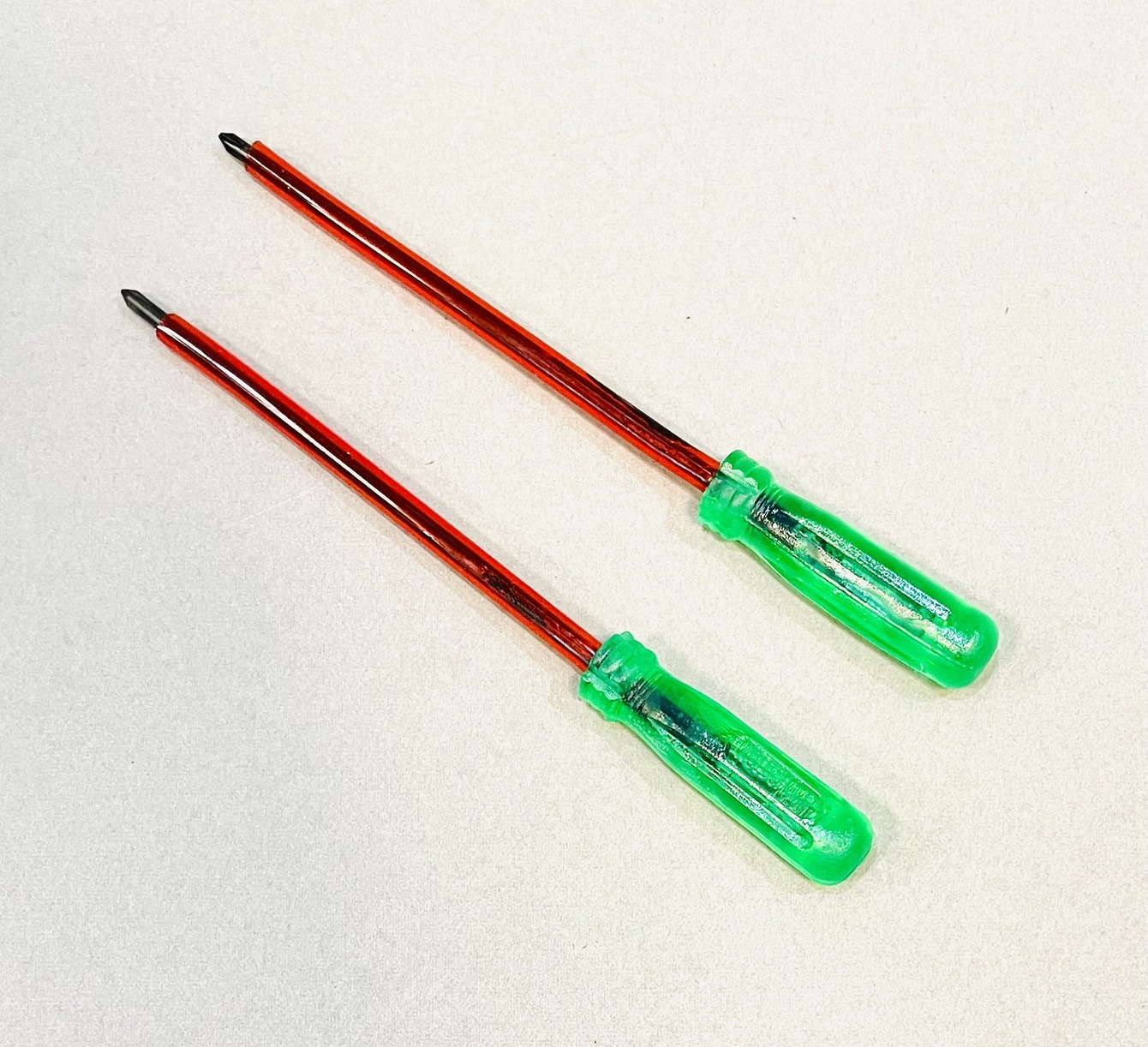 ไขควงหุ้มฉนวนเล็ก 3 มิล ด้ามเขียว WoldChamp (+)