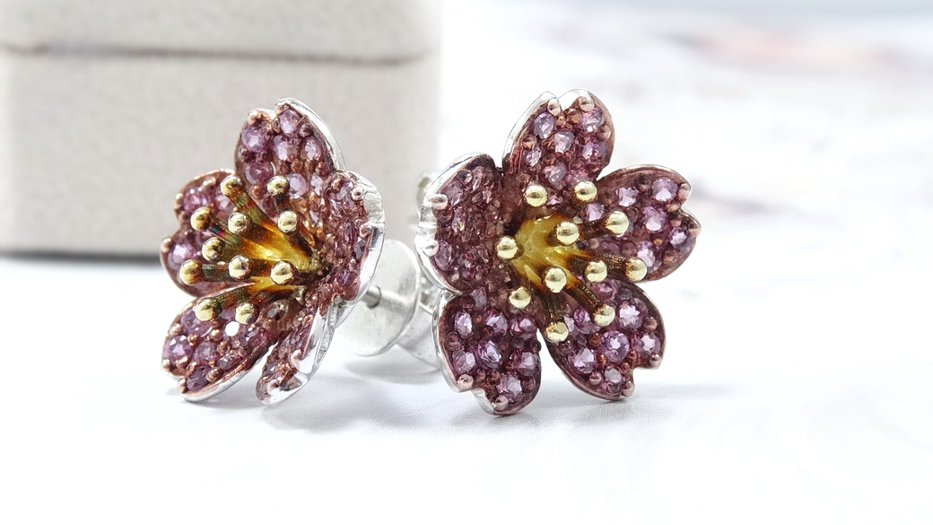 เซ็ทเครื่องประดับจิลเวลรี่พลอยแท้โรโดไลท์ ดีไซน์เป็นดอกซากุระ Sakura Set แหวน สร้อยพร้อมจี้และต่างหู ชิ้นงานประณีตสุดๆ สีพลอยสวยมาก