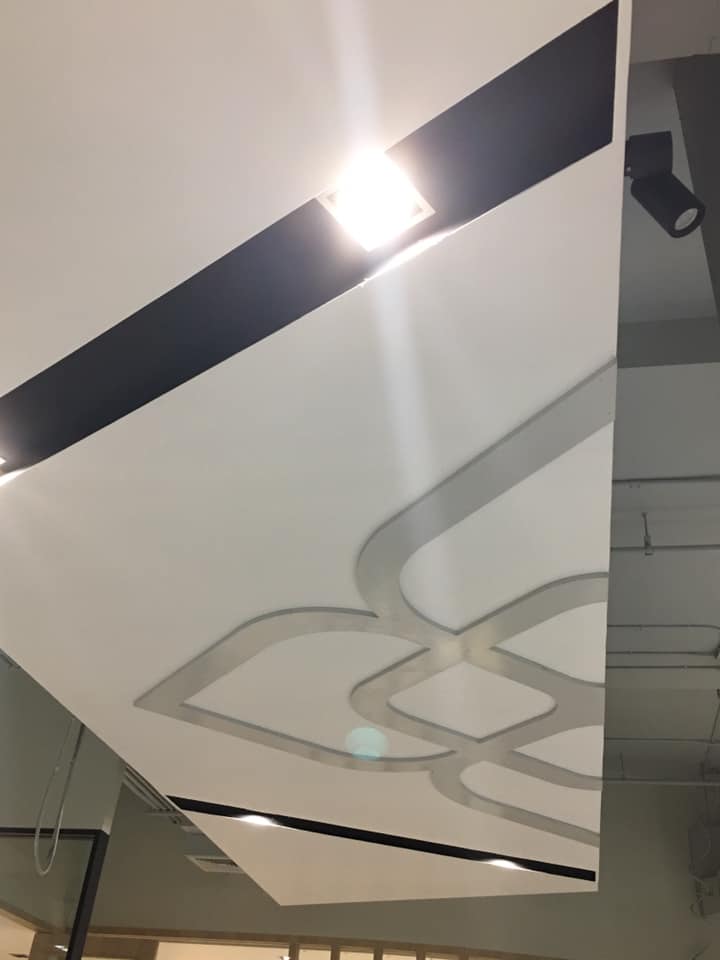 งานผลิตติดตั้งฉลุแผ่นพลาสวูด 10 มม. วิระยะประกันภัย โปีวเก็บสี ติดสติกเกอร์ พร้อมติดตั้งราคาโรงงาน