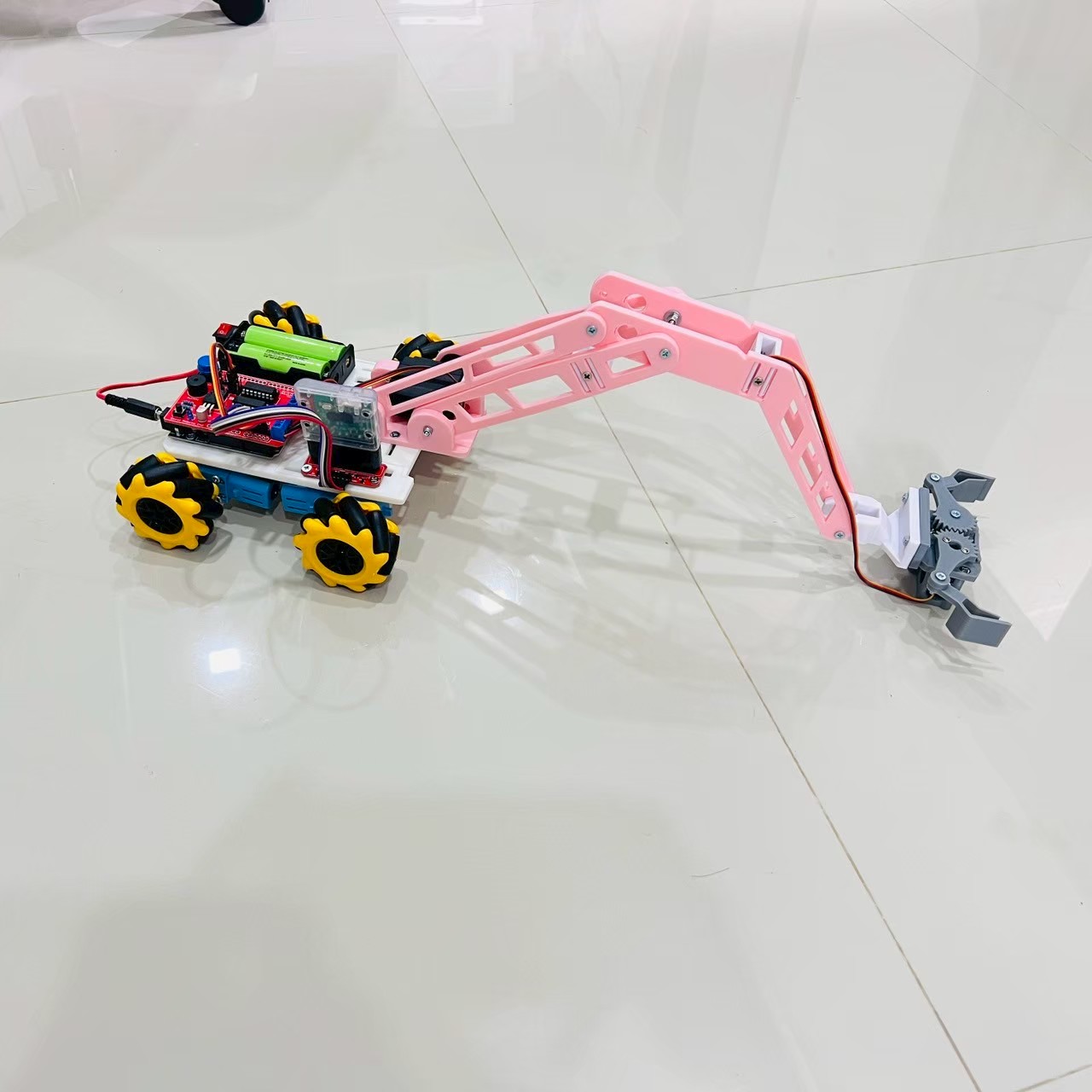 หุ่นยนต์บังคับแบบผสม สพฐ.แบบล้อสไลด์ข้างได้(ประกอบเอง)