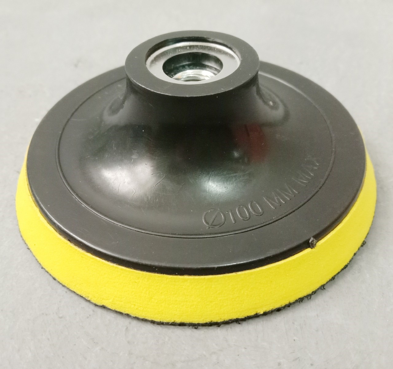 แป้นกลมจับกระดาษทรายหลังสักหลาด 4" (ตีนตุ๊กแก)