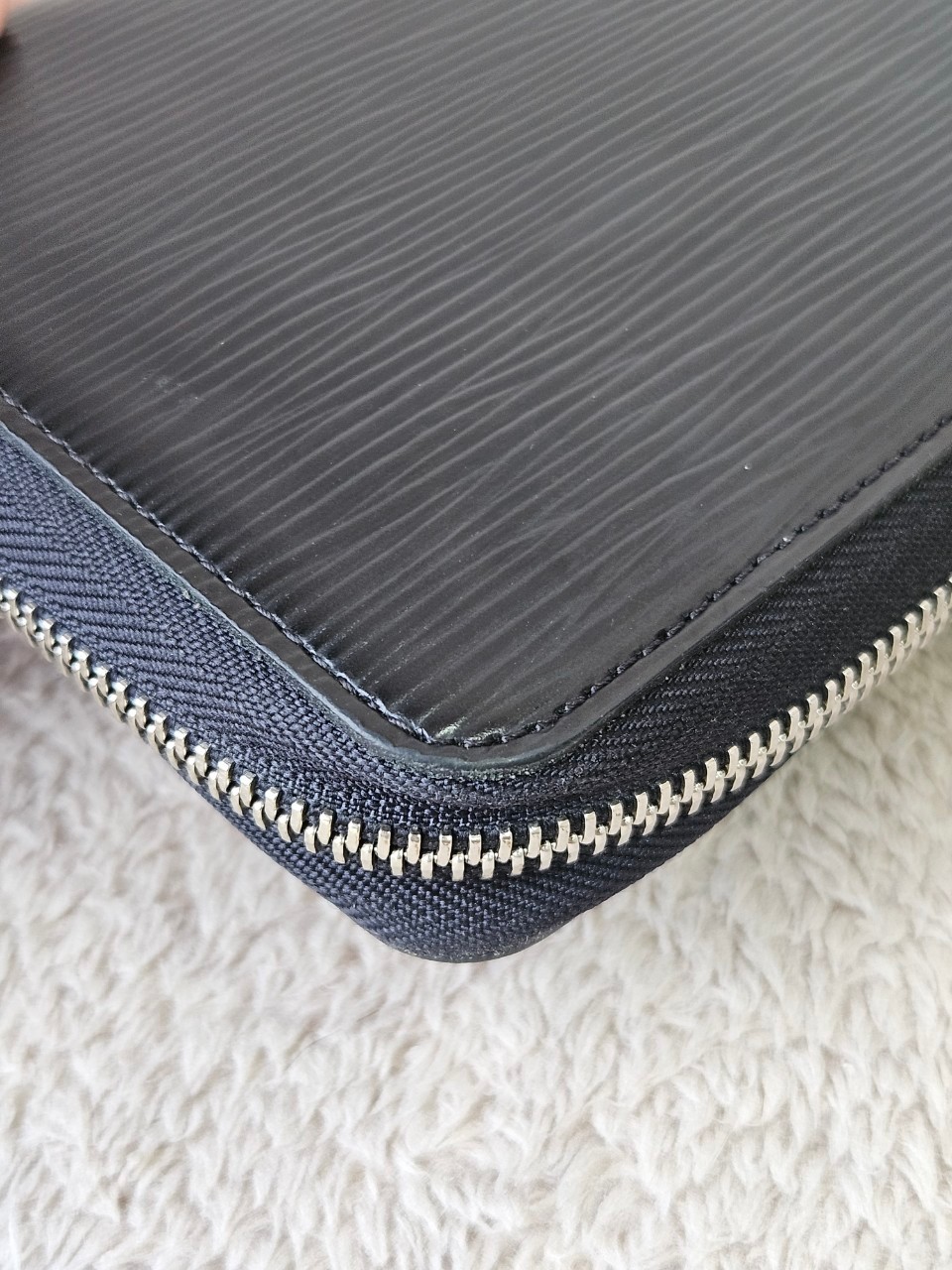 LV EPI Zippy Organizer Long Wallet