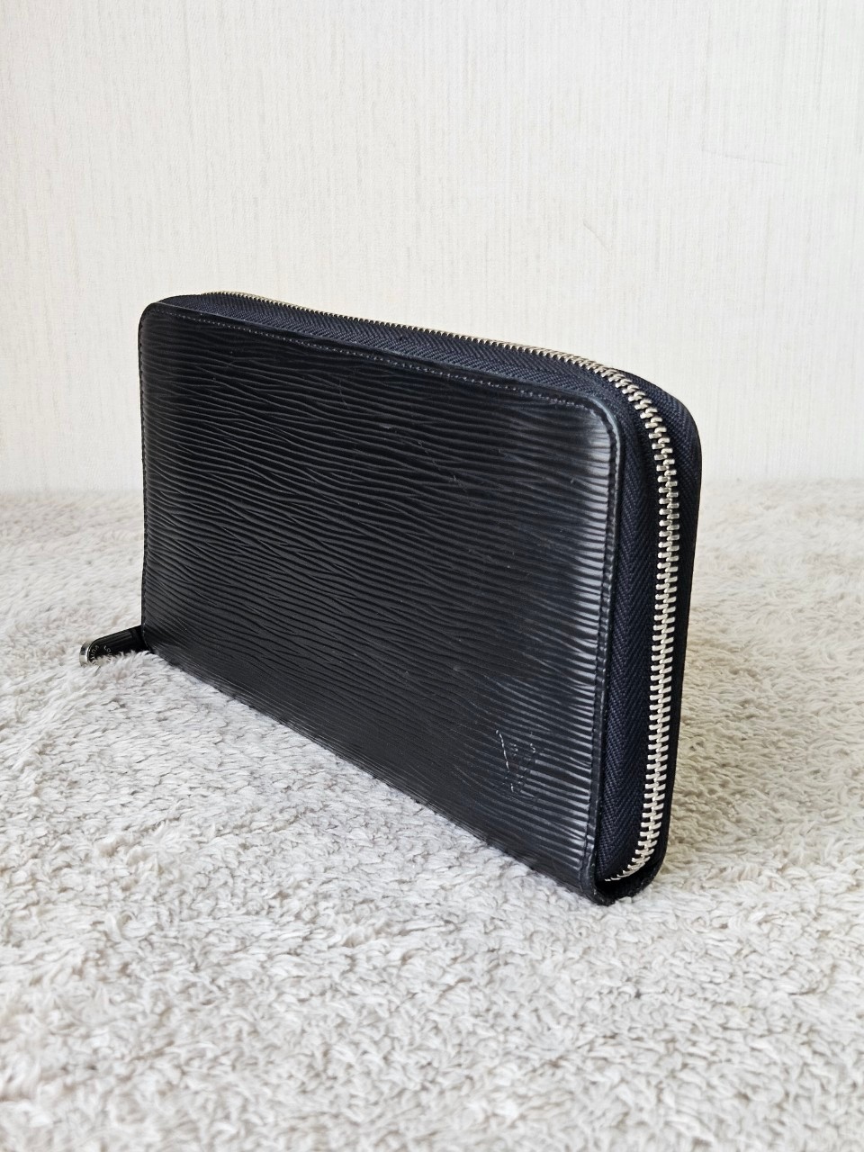 LV EPI Zippy Organizer Long Wallet