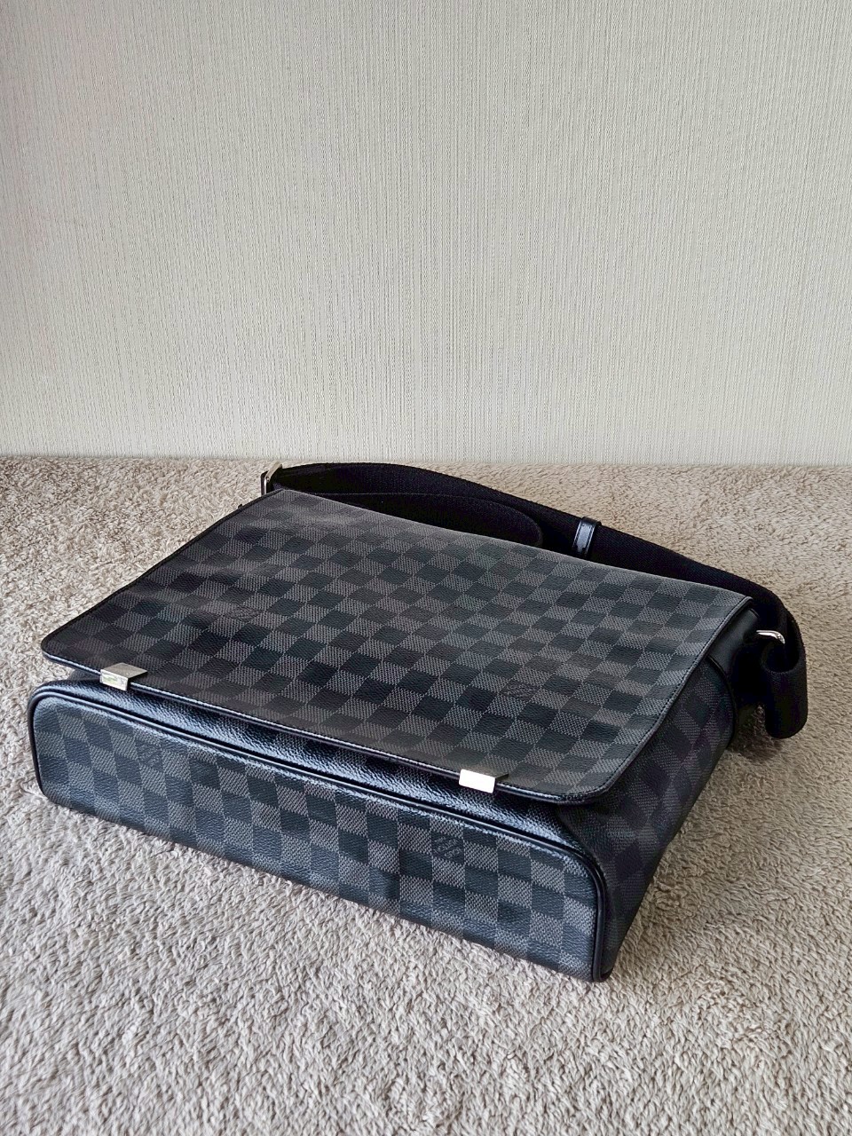 LV District Damier Graphite MM