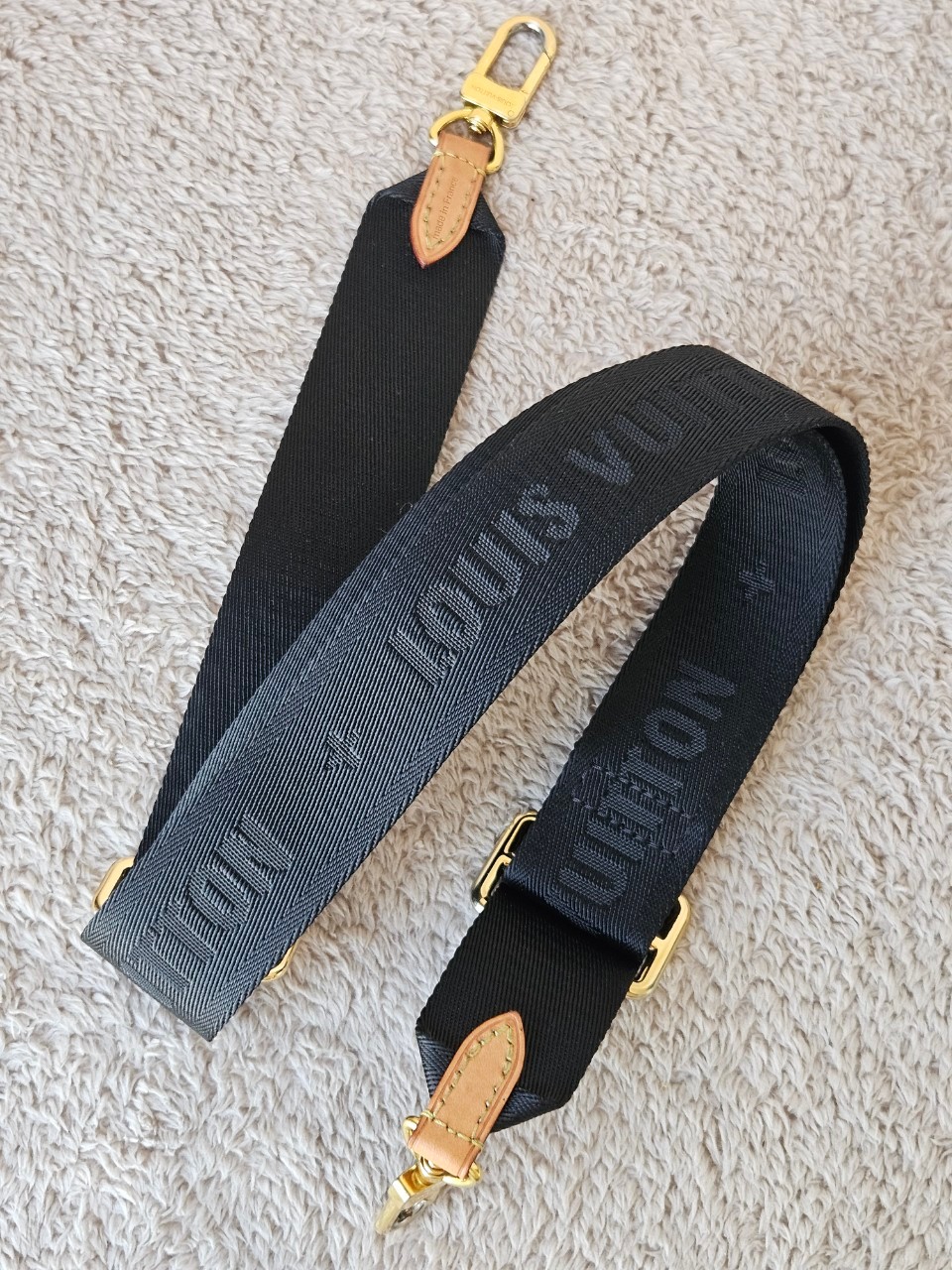 LV J02487 สายสะพายไหล่ Bandoulière สีดำ