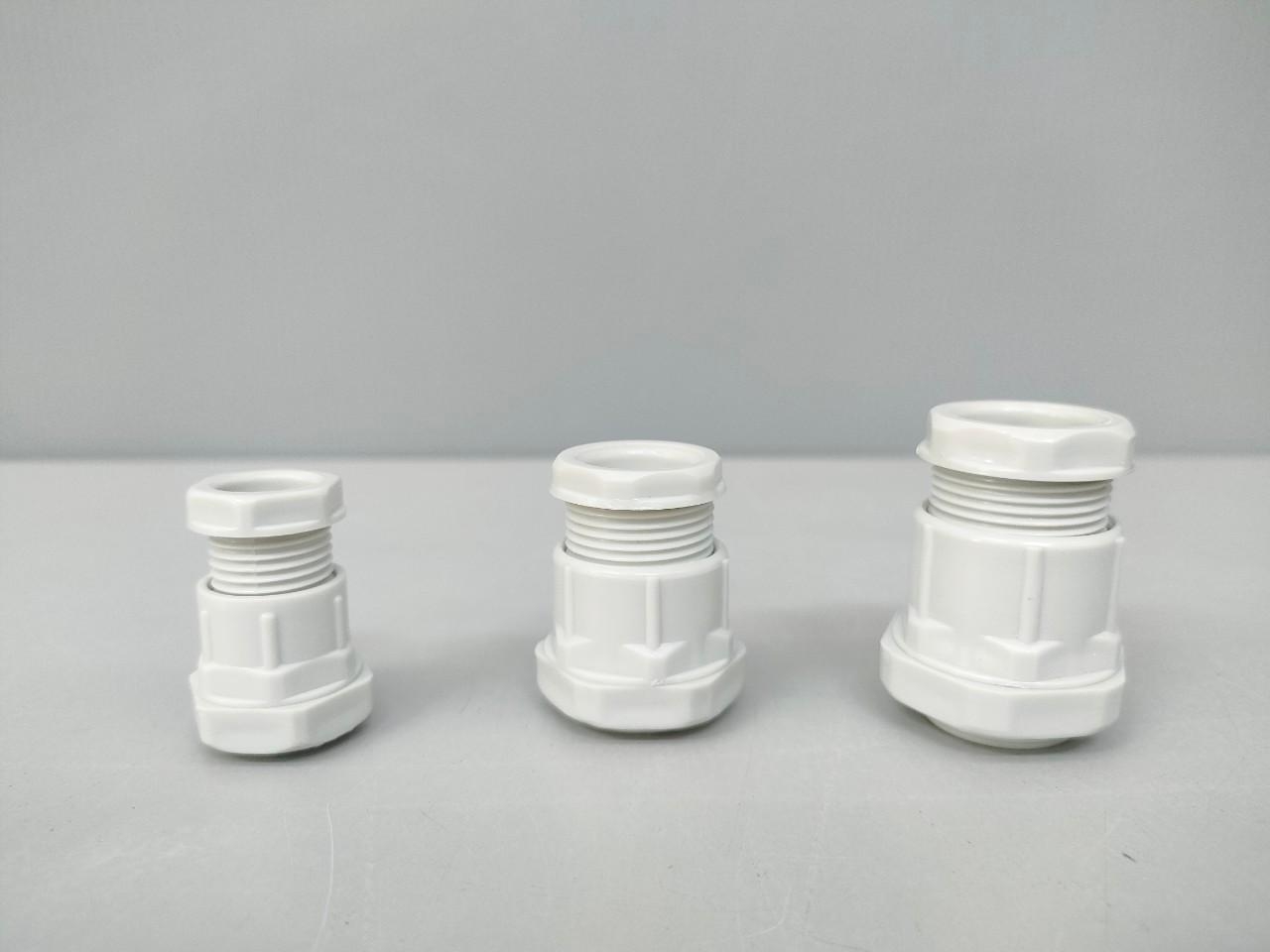 เคเบิลแกลน สีเทา