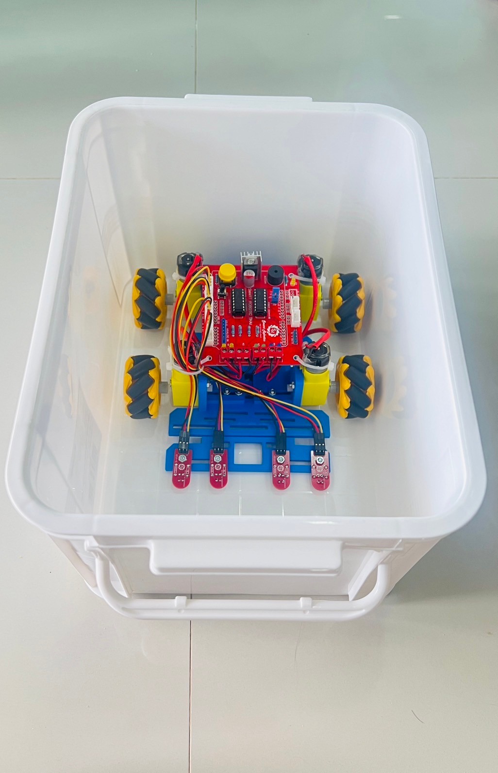 กล่องใส่หุ่นยนต์ ยาว33.5 X กว้าง24 X สูง18.5 ซม.