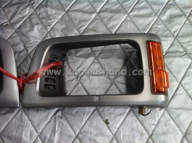 กรอบไฟหน้า S82