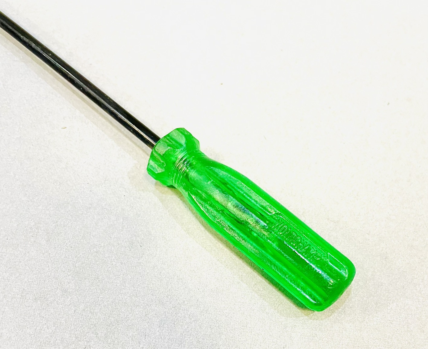 ไขควงแกนกลม ชุบดำ 4มิล x 10" (+) หัวแฉก