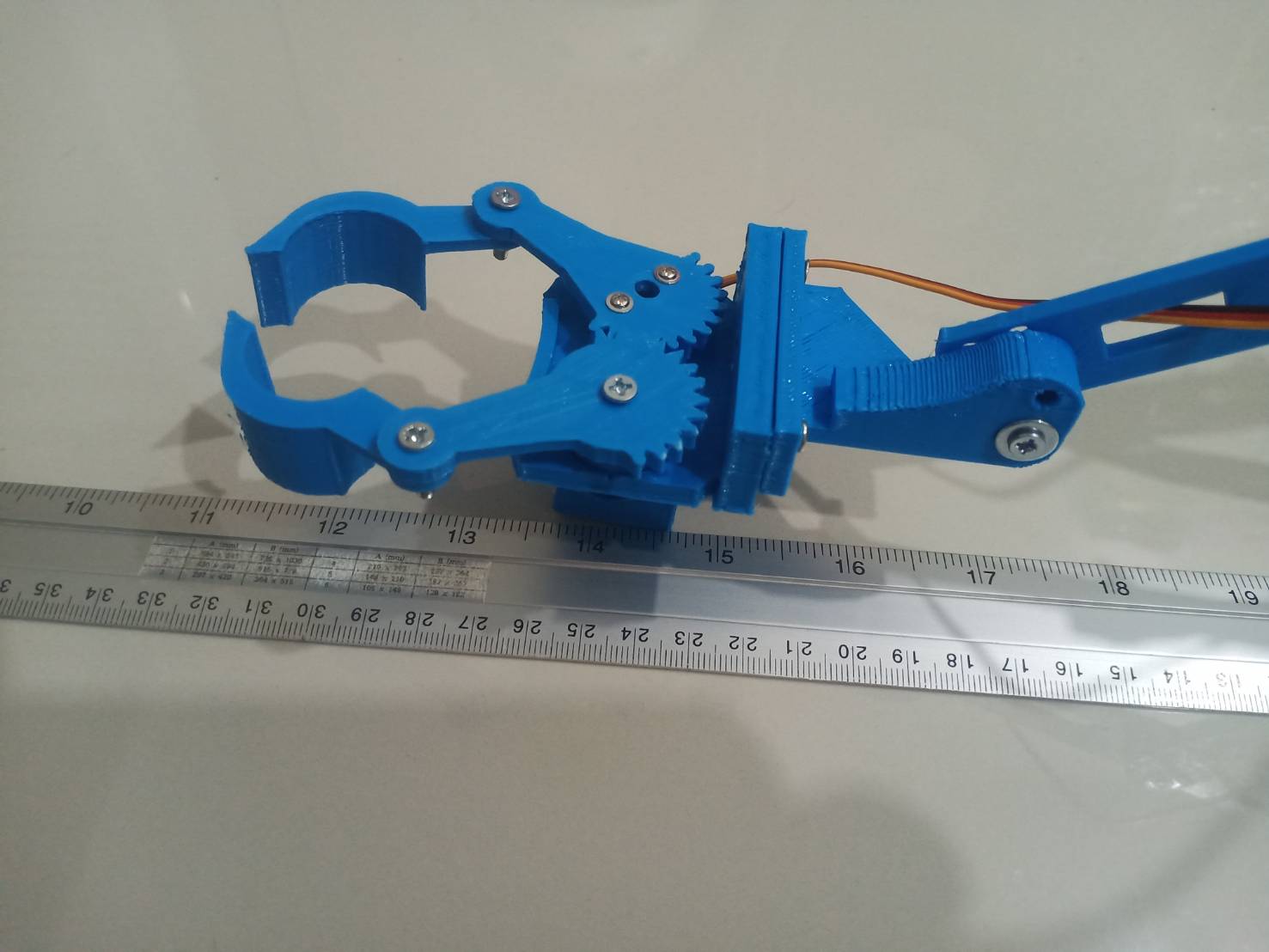 มือคีบ ระยะ 10- 30 ซม. 2เซอร์โว Ex