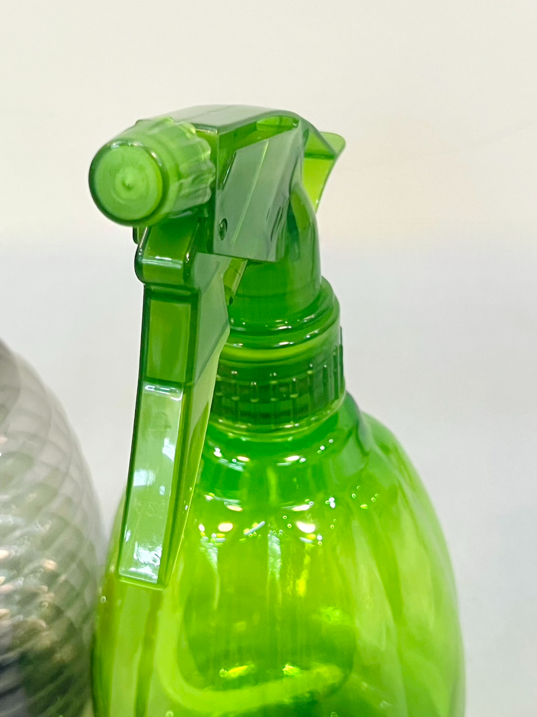 กระบอกฉีดน้ำ 500cc สีใส คละสี คละแบบ Solo