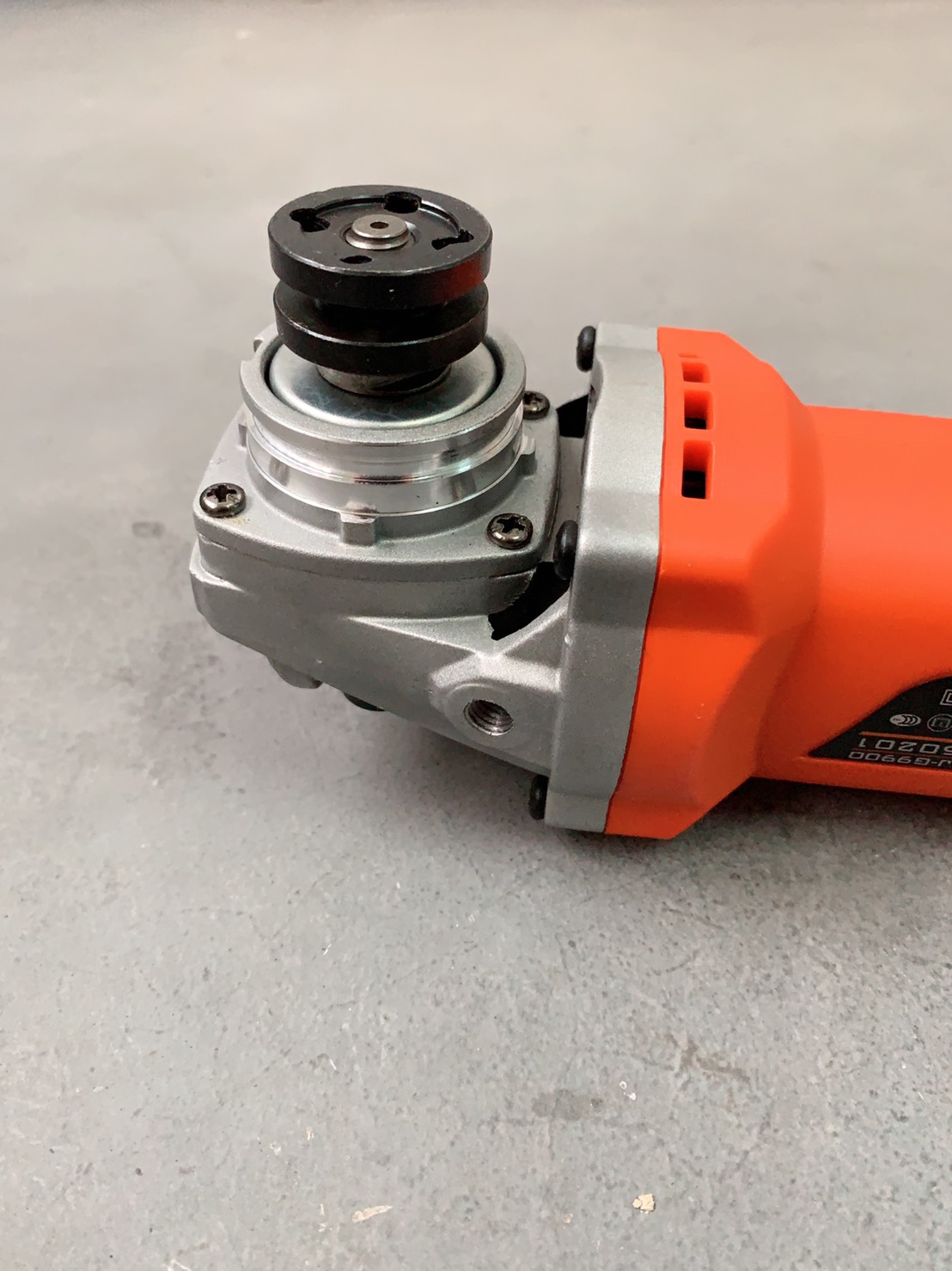 เครื่องเจียร์ 4" พัมคิน 980w J-G9900