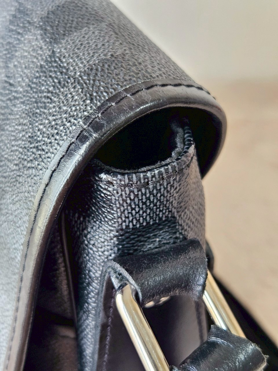 LV District GM Damier Graphite