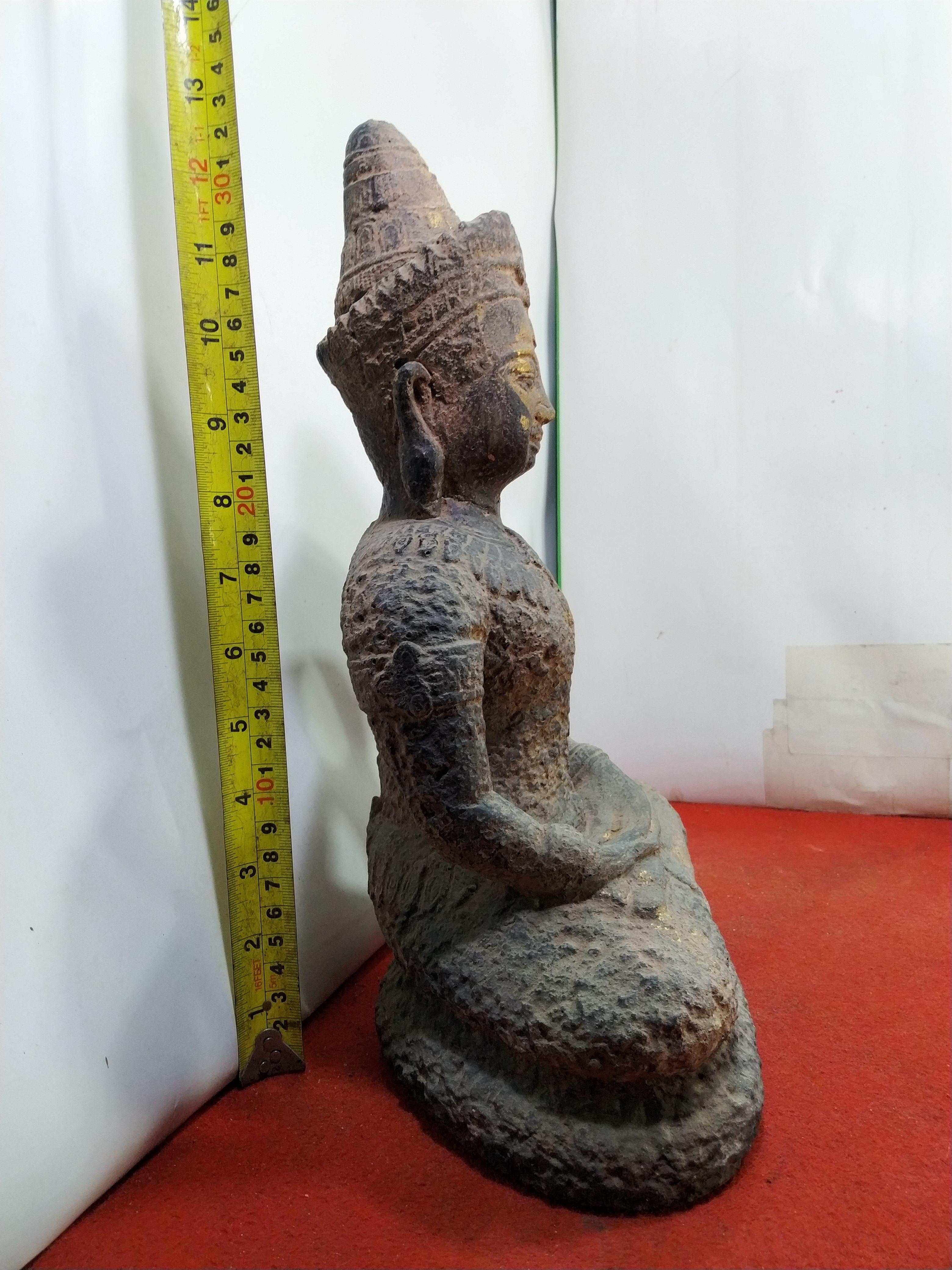 พระลพบุรี หน้าตัก8นิ้ว ปางสมาธิ ้เนื้อศิลา