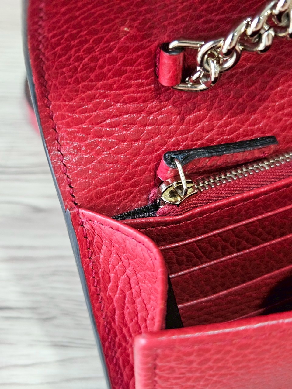 Gucci Interlock WOC สีแดง