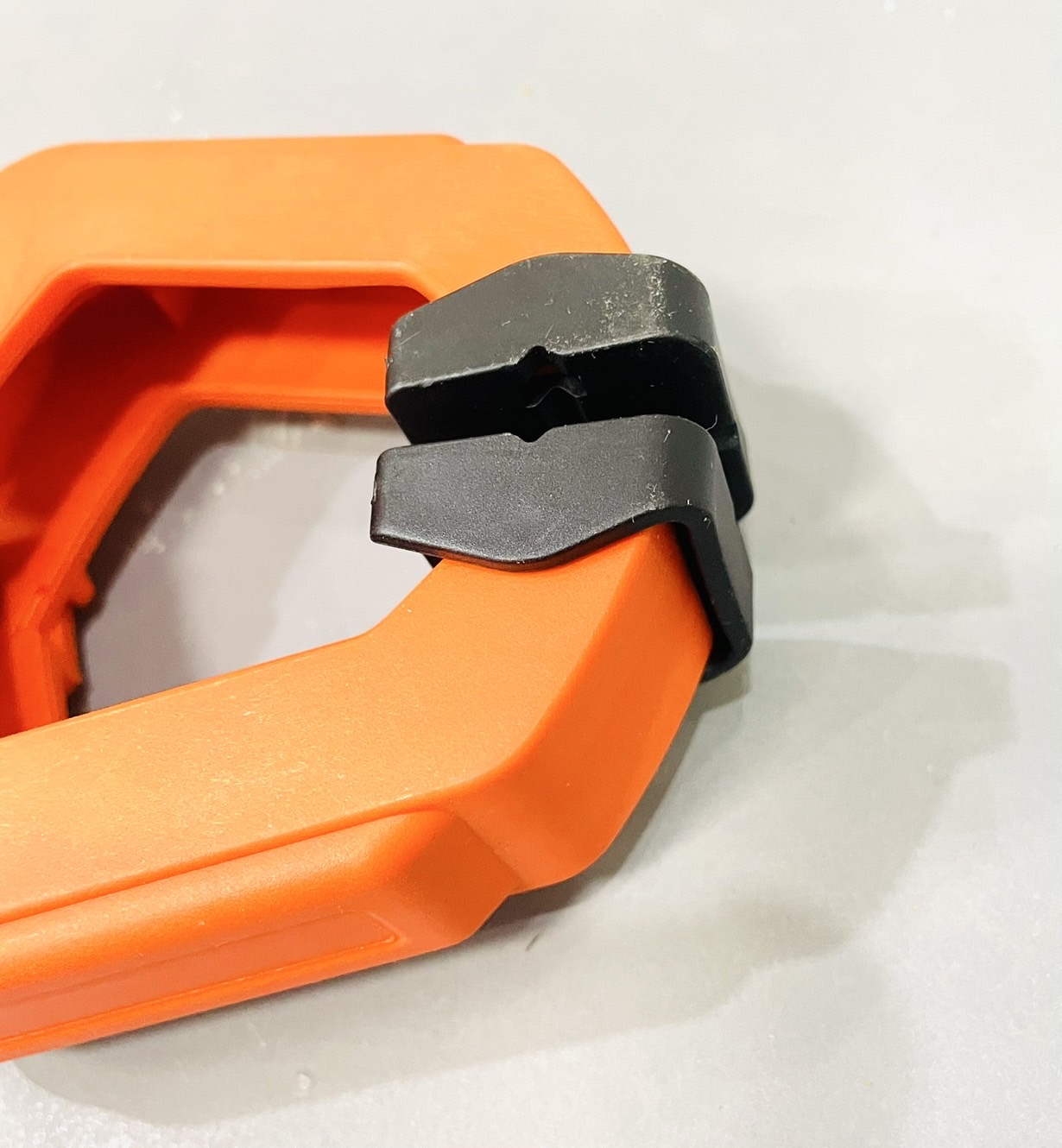 คีมหนีบพลาสติกแบบสปริง 3" พัมคิน