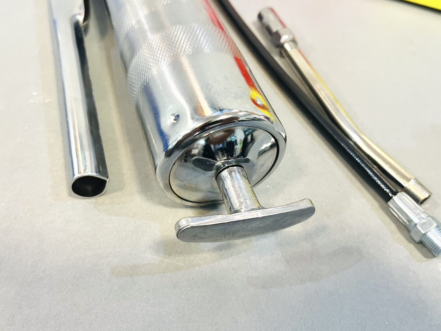 กระบอกอัดจารบี Solo