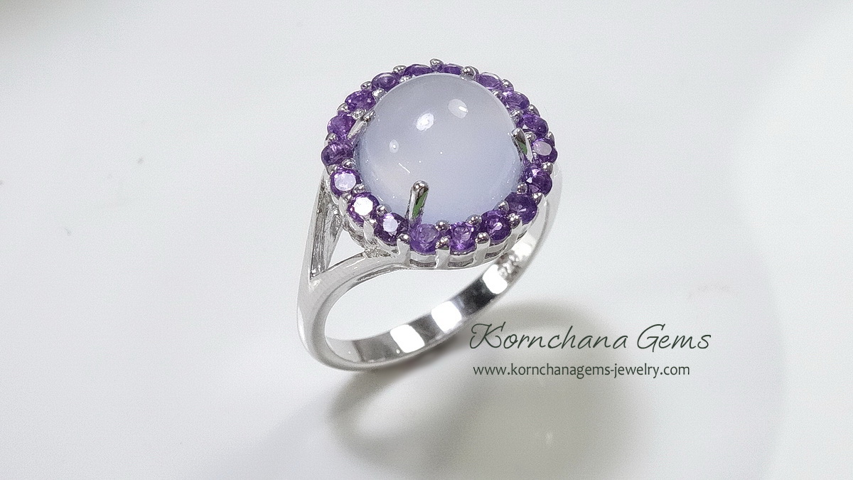 อัญมณีคนเกิดวันศุกร์ พลอยโมรา blue chalcedony พลอยสีฟ้าสวยหวาน ล้อมอเมทิสท์สีม่วงเข้ม ทั้งเซ็ทประกอบด้วยแหวน ต่างหู จี้พร้อมสร้อยคอเงินแท้