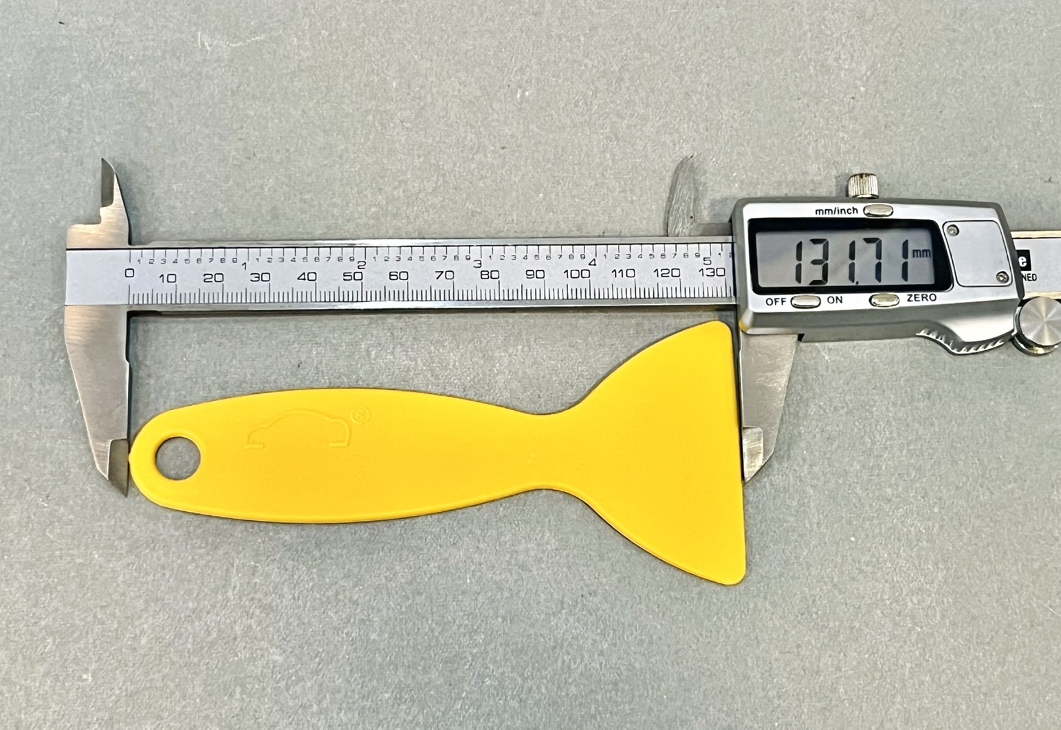 มีดโป้วพลาสติก ด้ามยาว