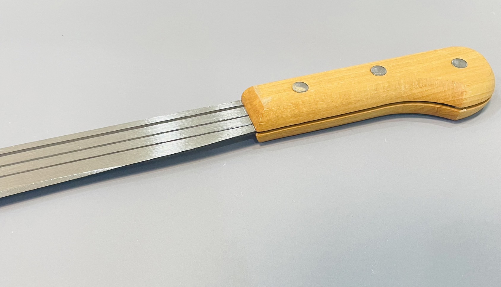 มีดเกษตร จระเข้