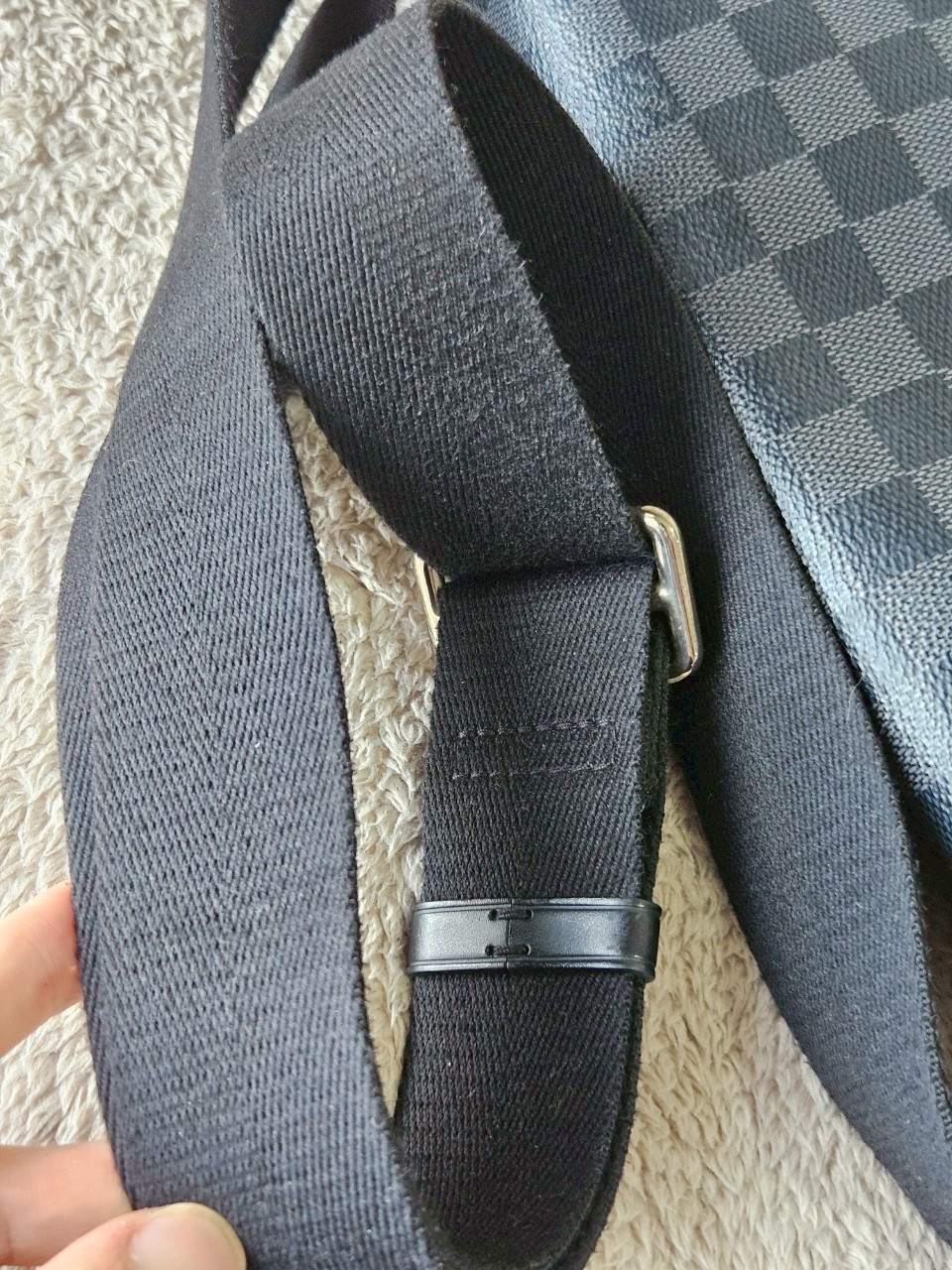 LV District Damier Graphite MM