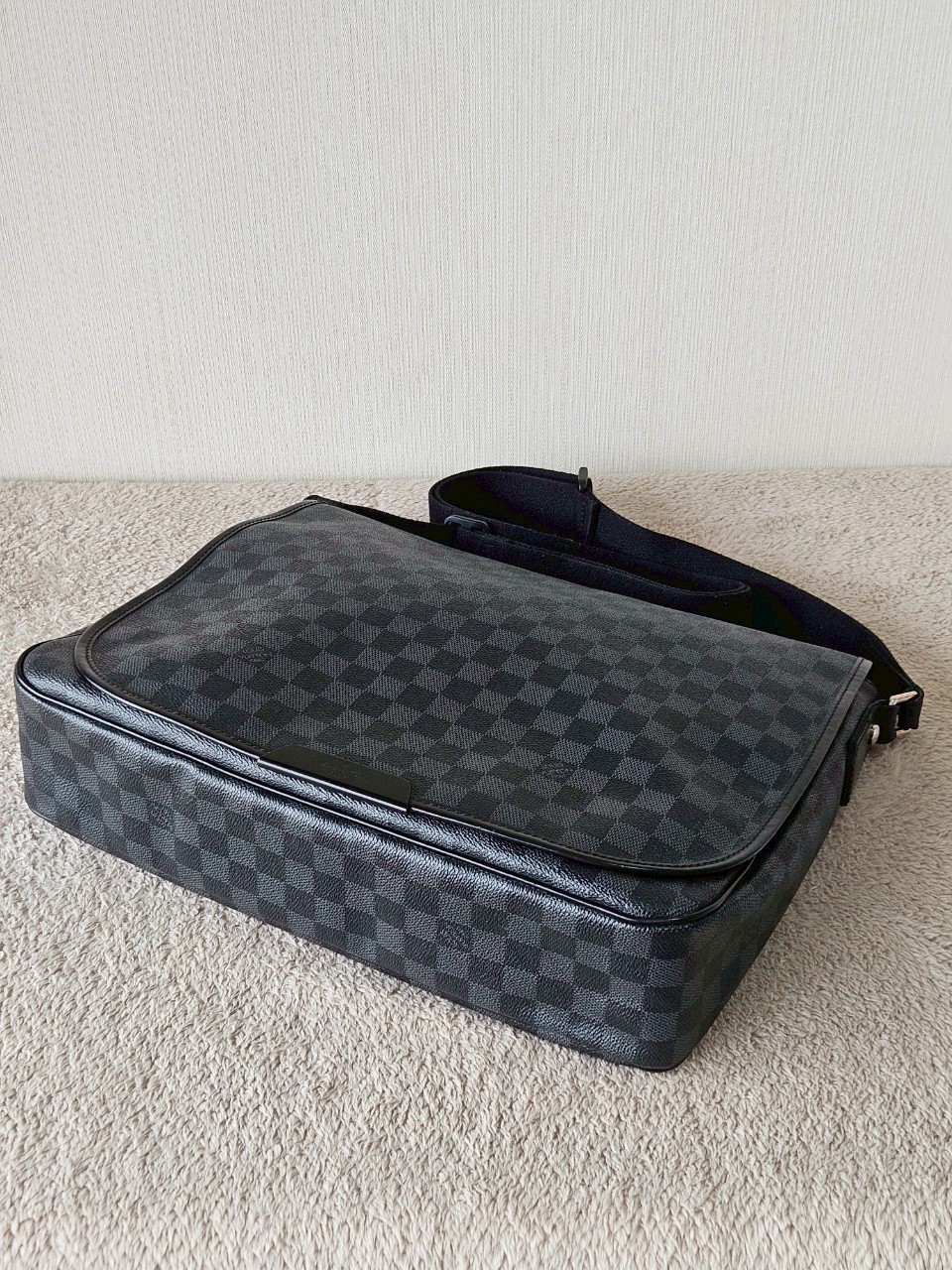 LV District GM Damier Graphite