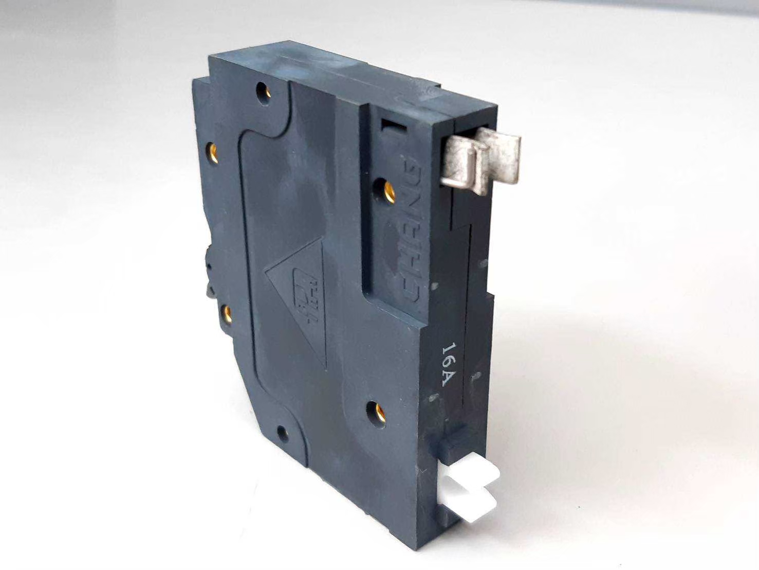 ลูกย่อย (เบรคเกอร์ย่อย) ช้าง