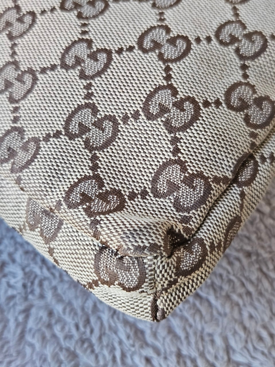 Gucci GG Canvas Beltbag