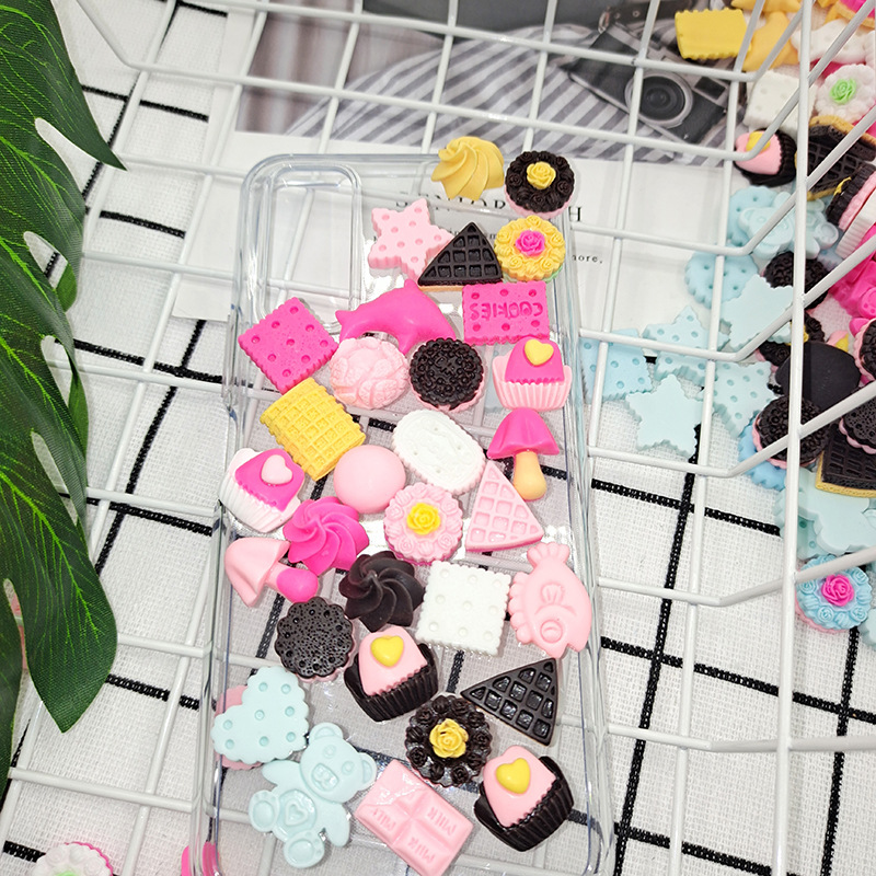 ขายส่ง เรซิ่นตกแต่ง DIY ชุดลายคุ๊กกี้ เค้ก (คละลาย) ประมาณ 100ชิ้น/แพค