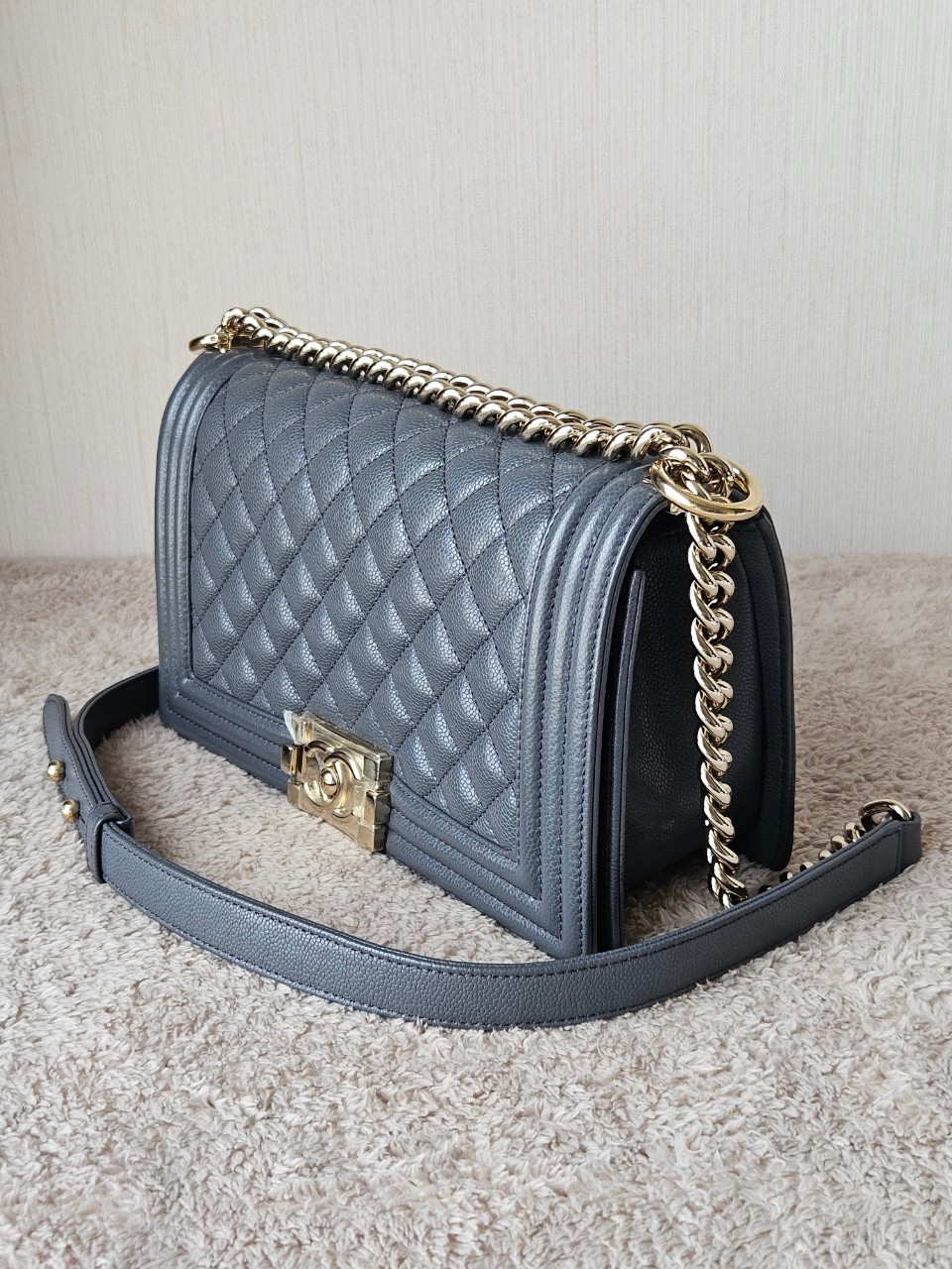 Chanel Boy 10 Cavier SHW สีเทา Microchip