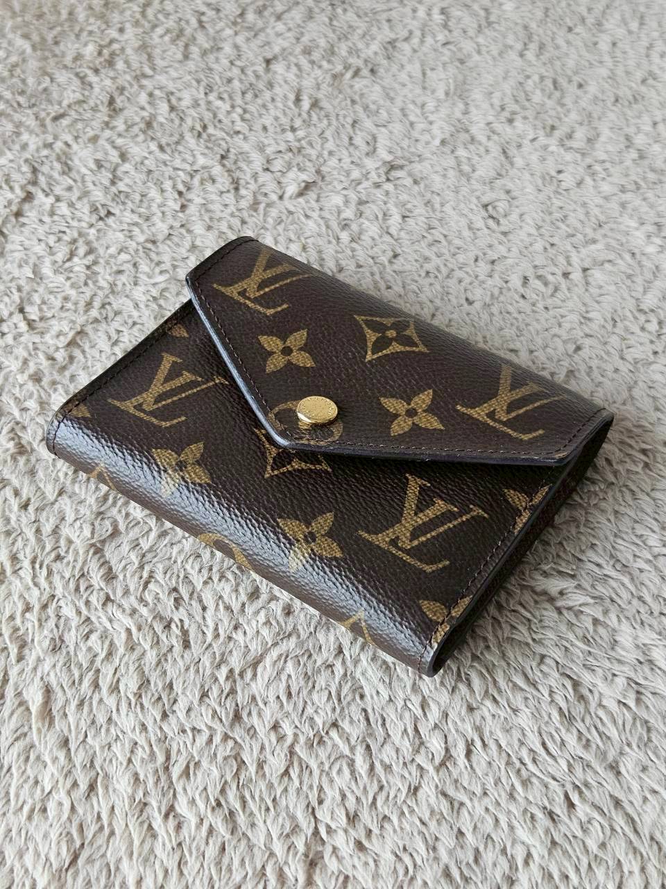 LV Victorine Mono