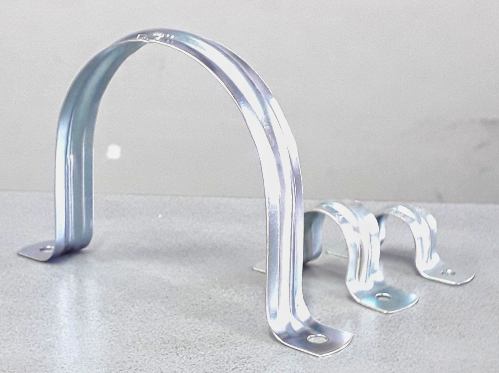 แคล้มยึดท่อเหล็ก EMT