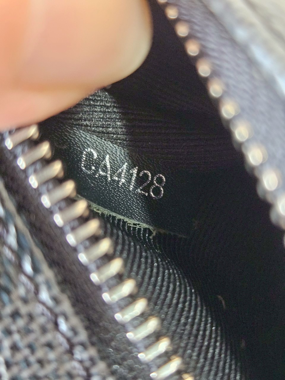 LV District Damier Graphite MM