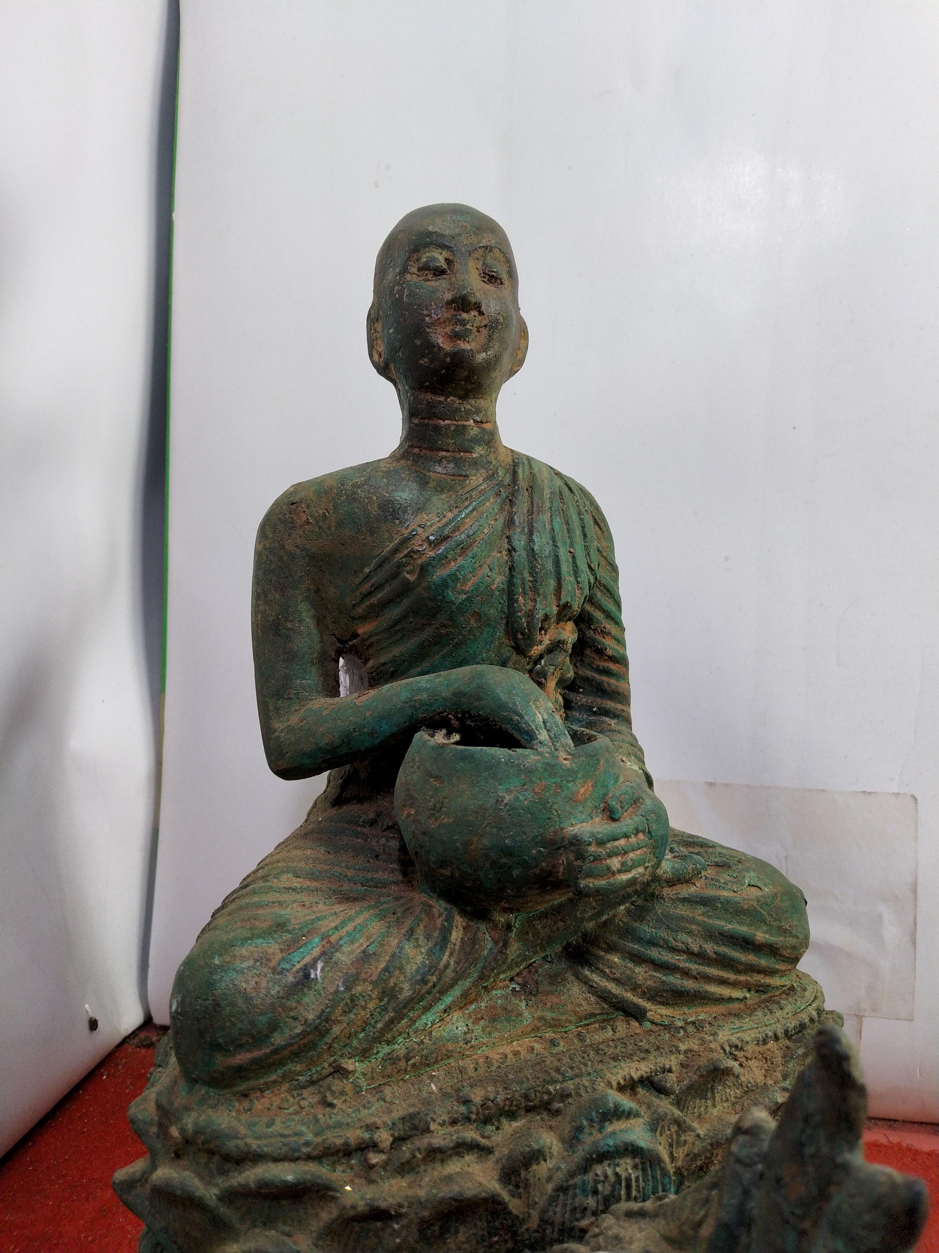 พระอุปคุต ปางจกบาตร ฐานนาคราช สูง 10 นิ้ว