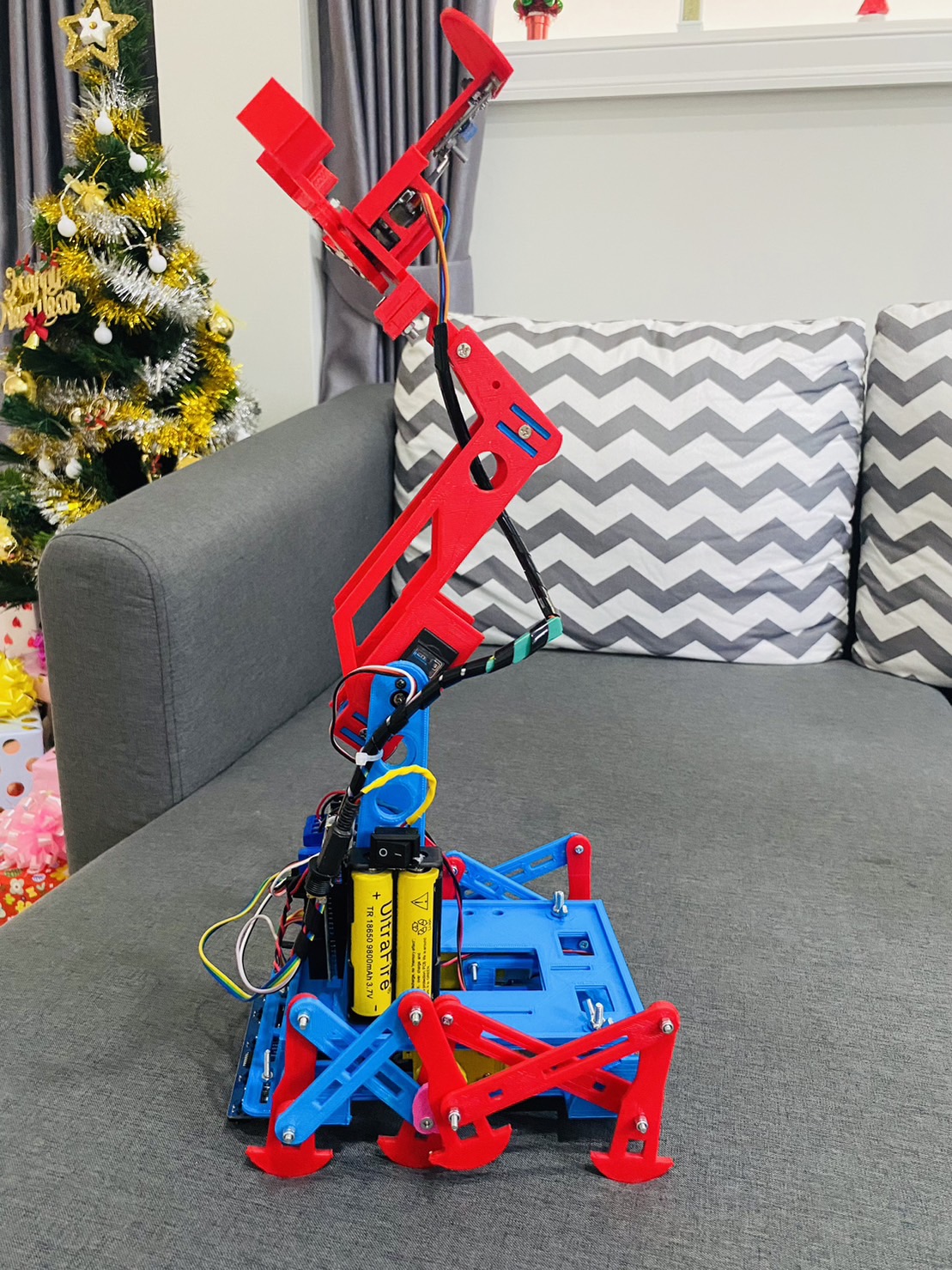 หุ่นยนต์อัตโนมัติ เดินตามเส้น แบบผสม สพฐ.8ขา(ประกอบเสร็จ)