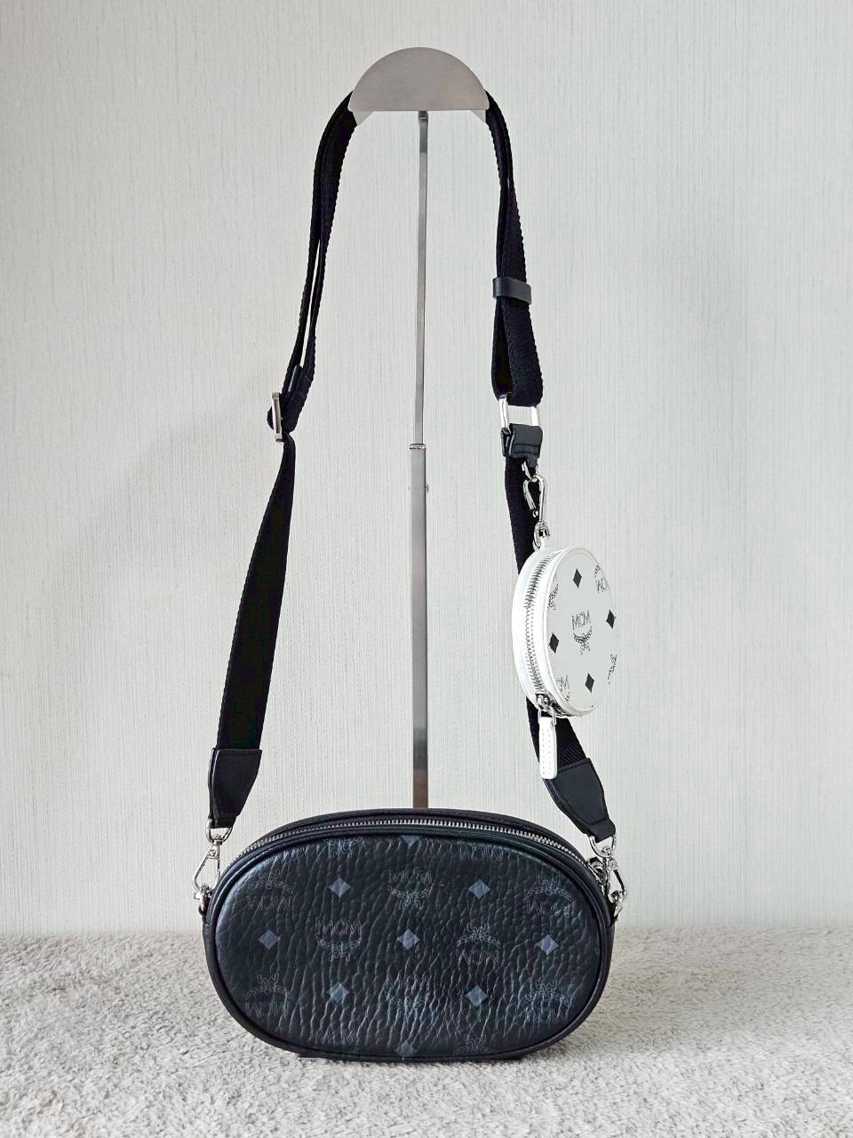 MCM Essential Pouch Orginal Black White