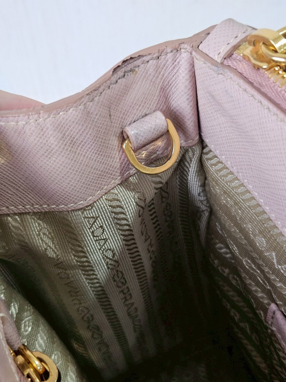 Prada Saffiano 35 Cameo