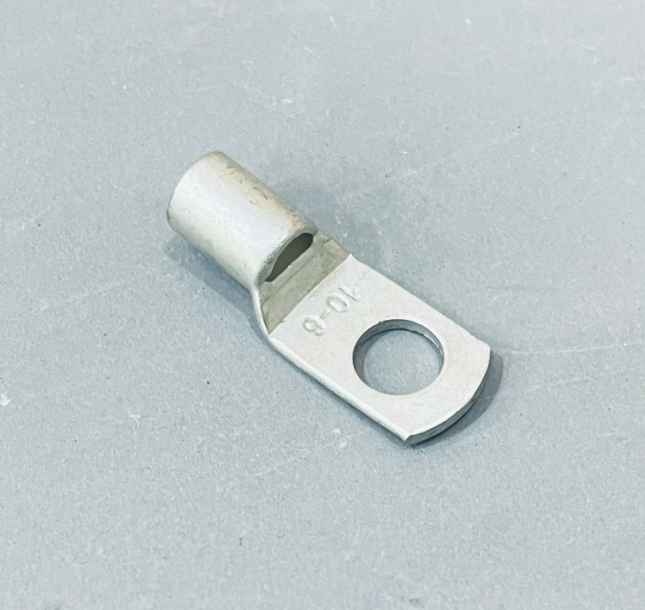 หางปลาหนาทรงยุโรป