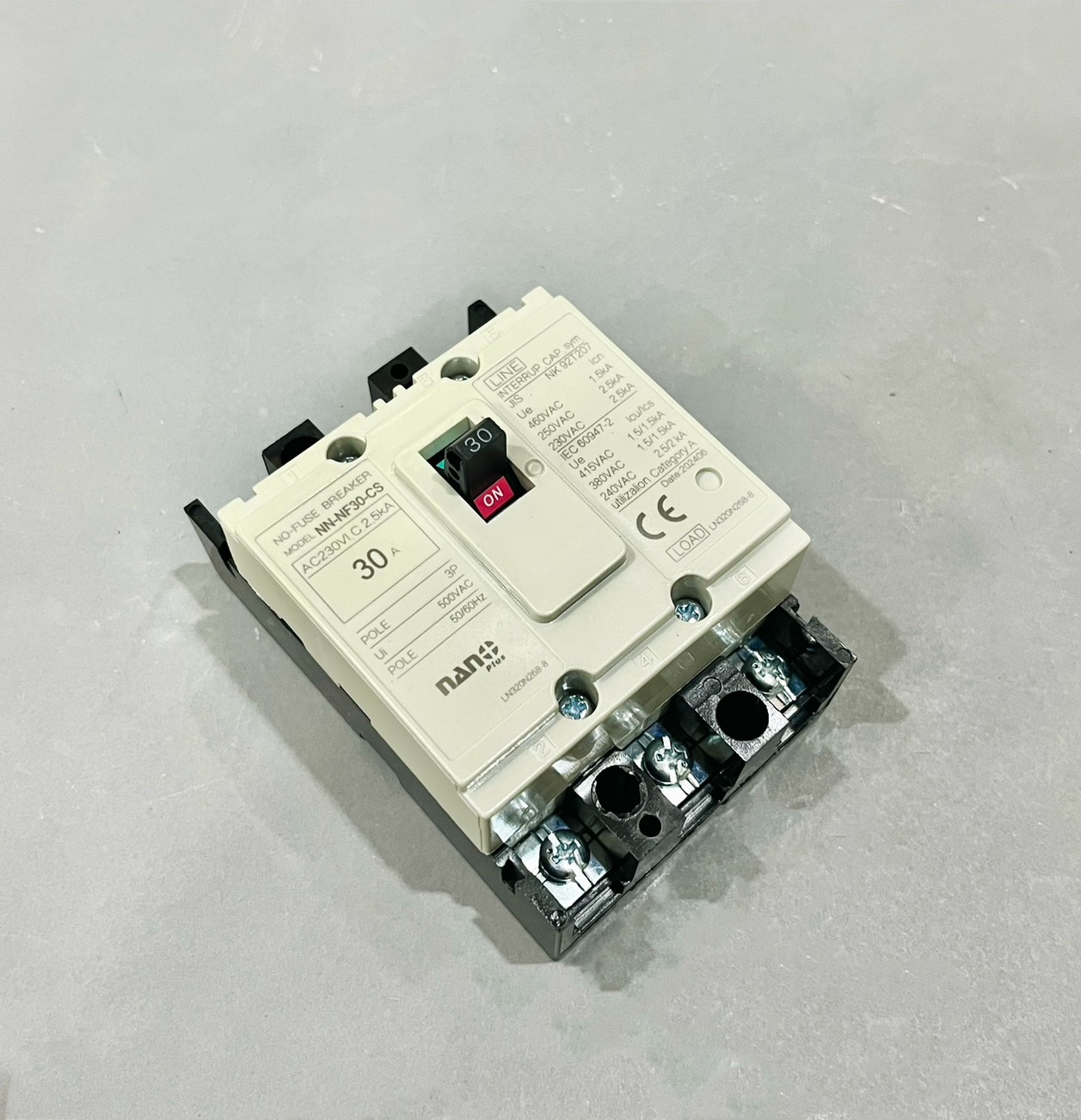 เบรคเกอร์ 3เฟส นาโน