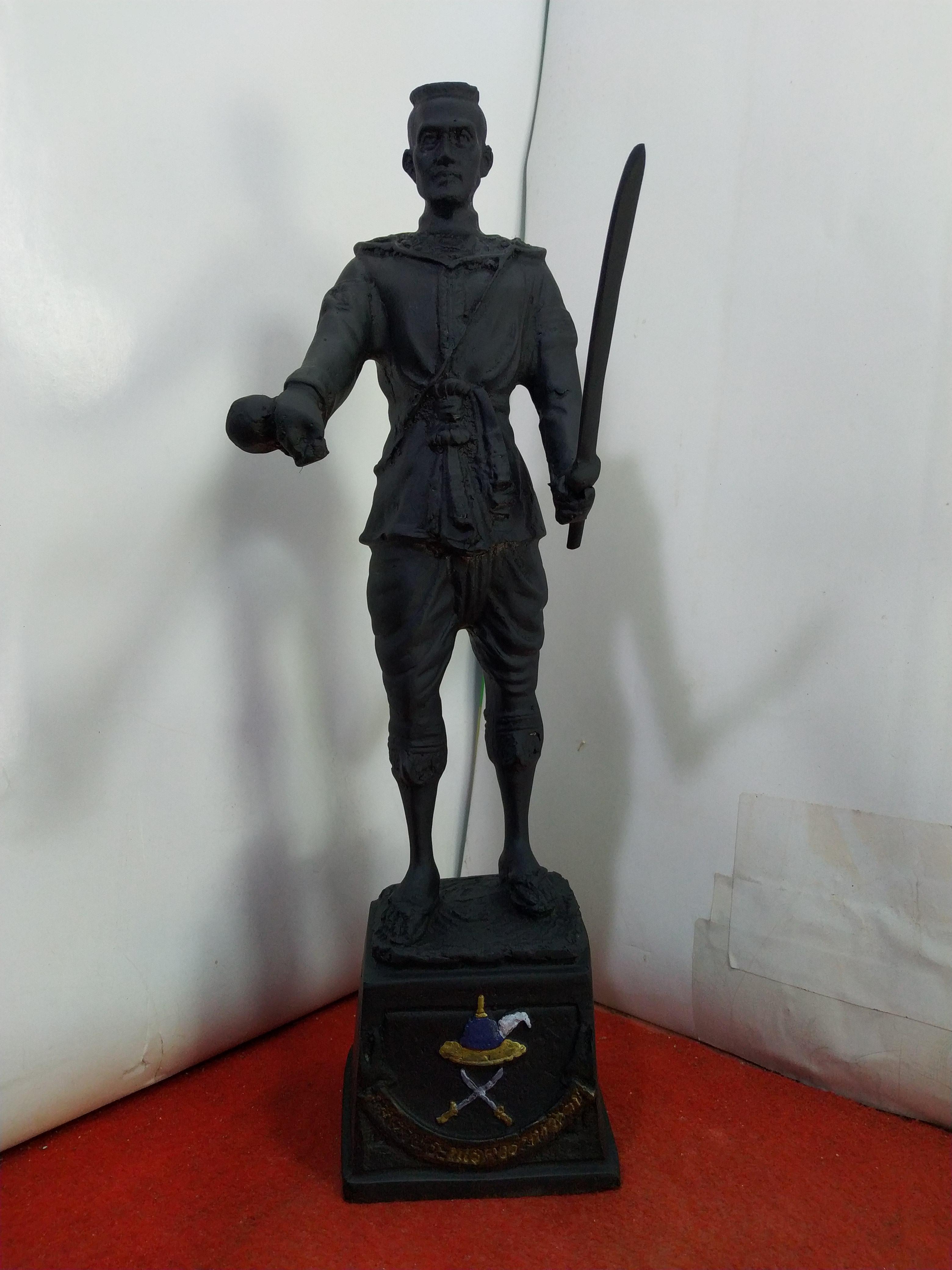 พระบรมรูปจำลอง สมเด็จพระนเรศวรมหาราช ทรงประกาศอิสรภาพ เนื้อโลหะทองเหลืองรมดำ