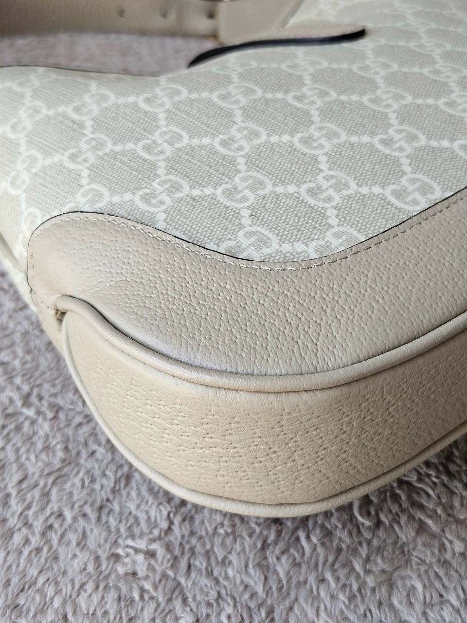 Gucci Jackie 1961 Small beige