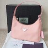 Prada Re-Edition 2005 Re-Nylon หูหนัง สีชมพู